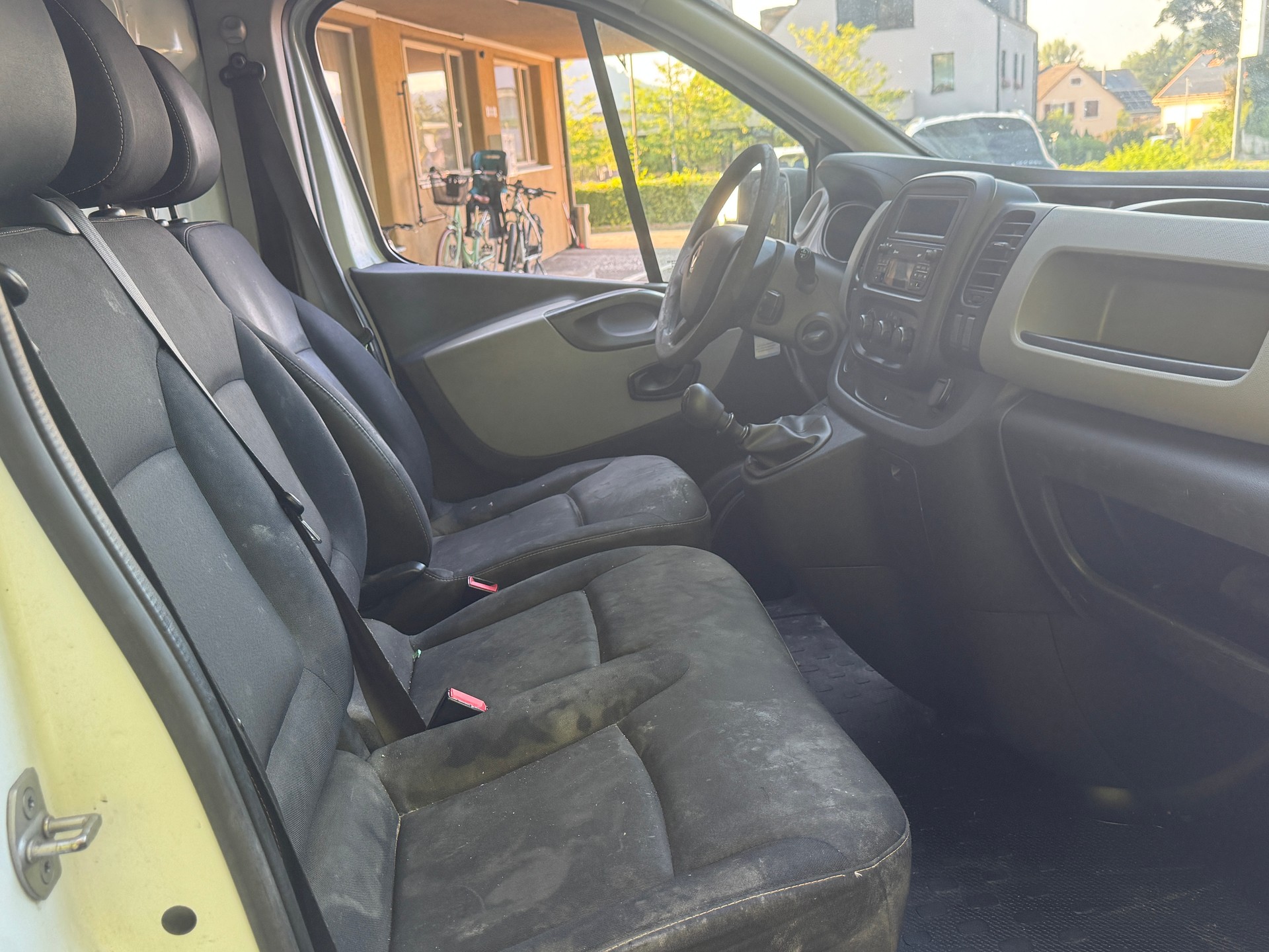 RENAULT Clio 1.2 16V T Swiss Edition EDC-image-8
