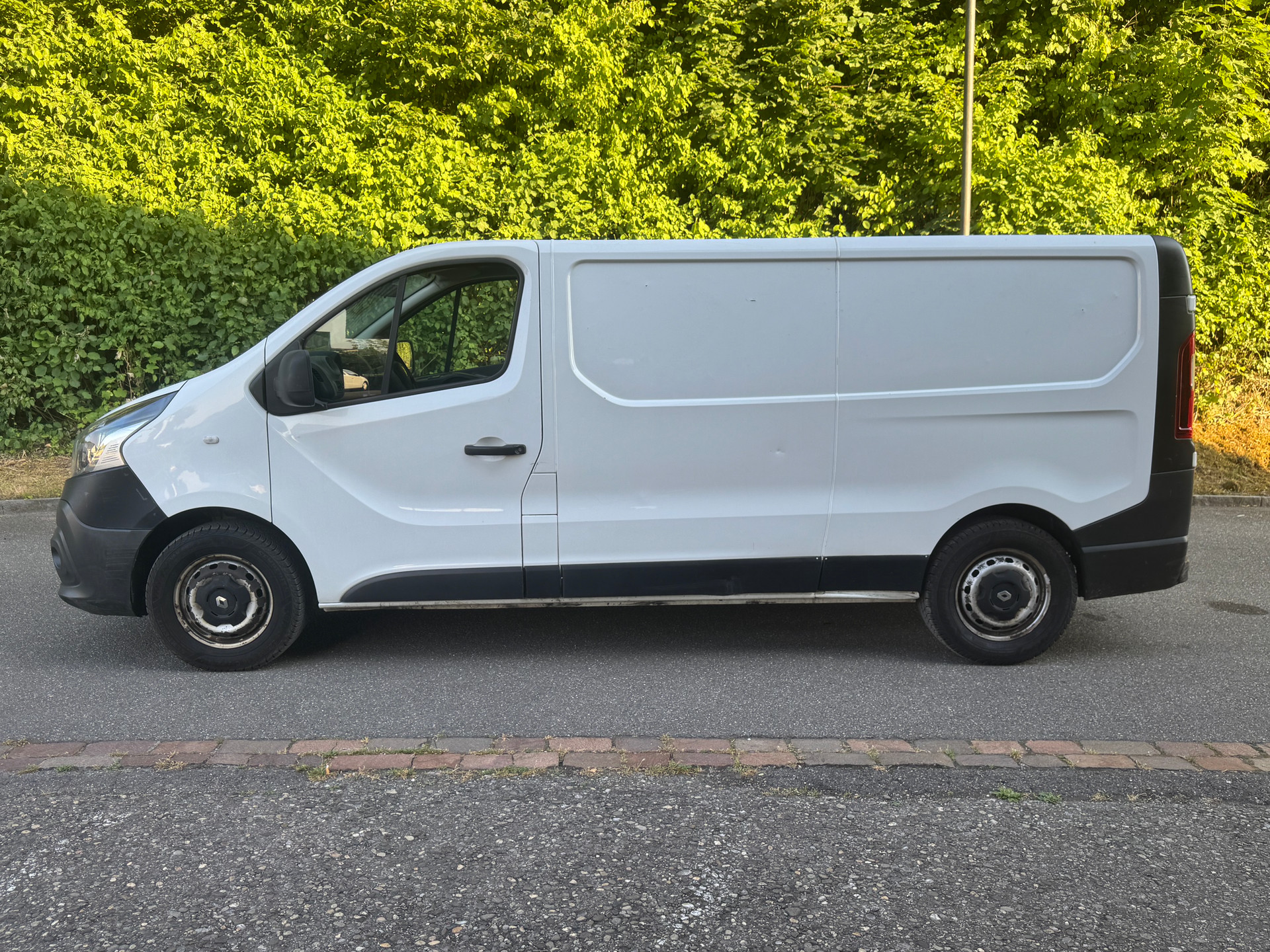 RENAULT Clio 1.2 16V T Swiss Edition EDC-image-3