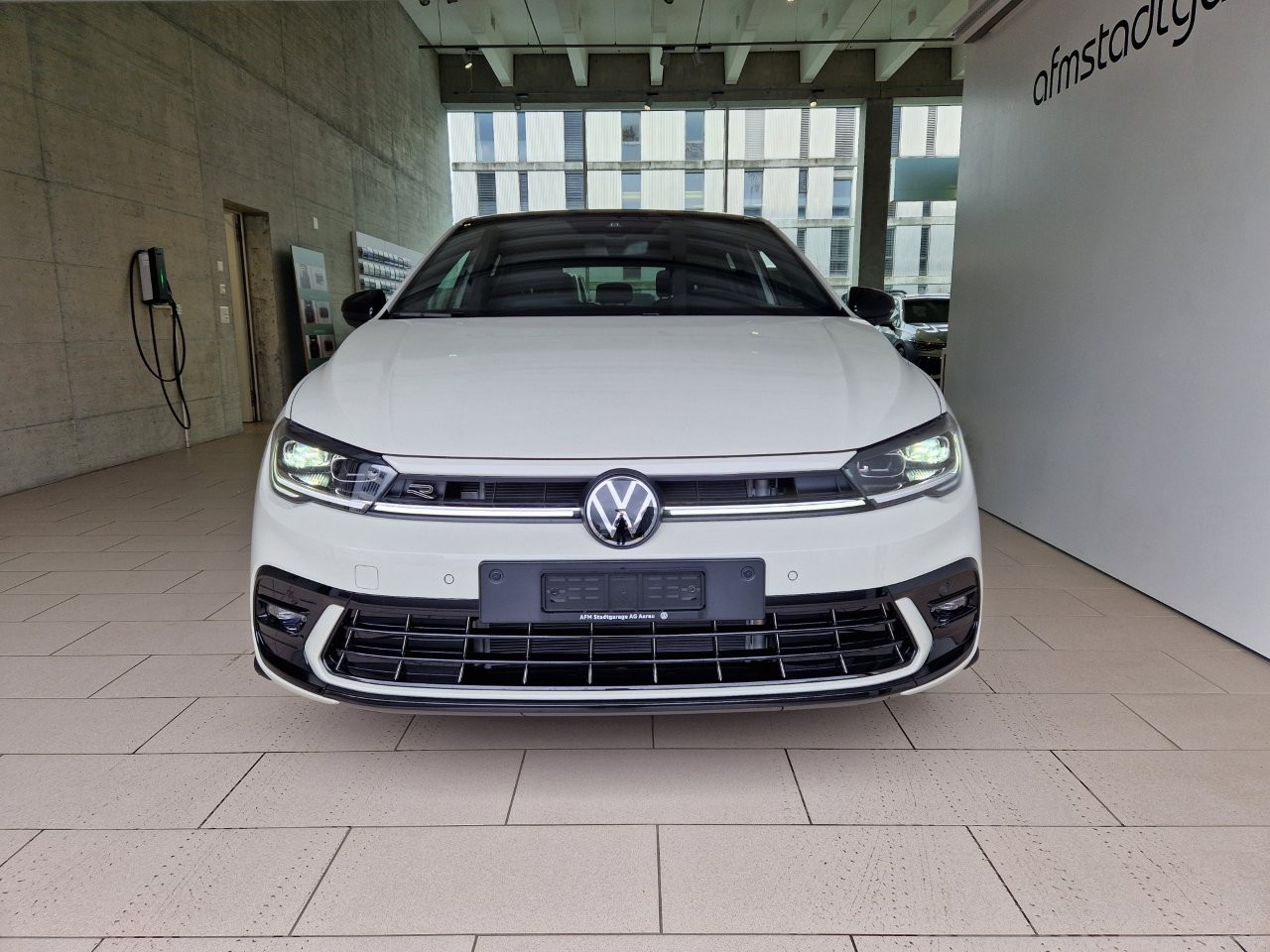 VW Polo 1.0 TSI R-Line DSG-showroom-element-1
