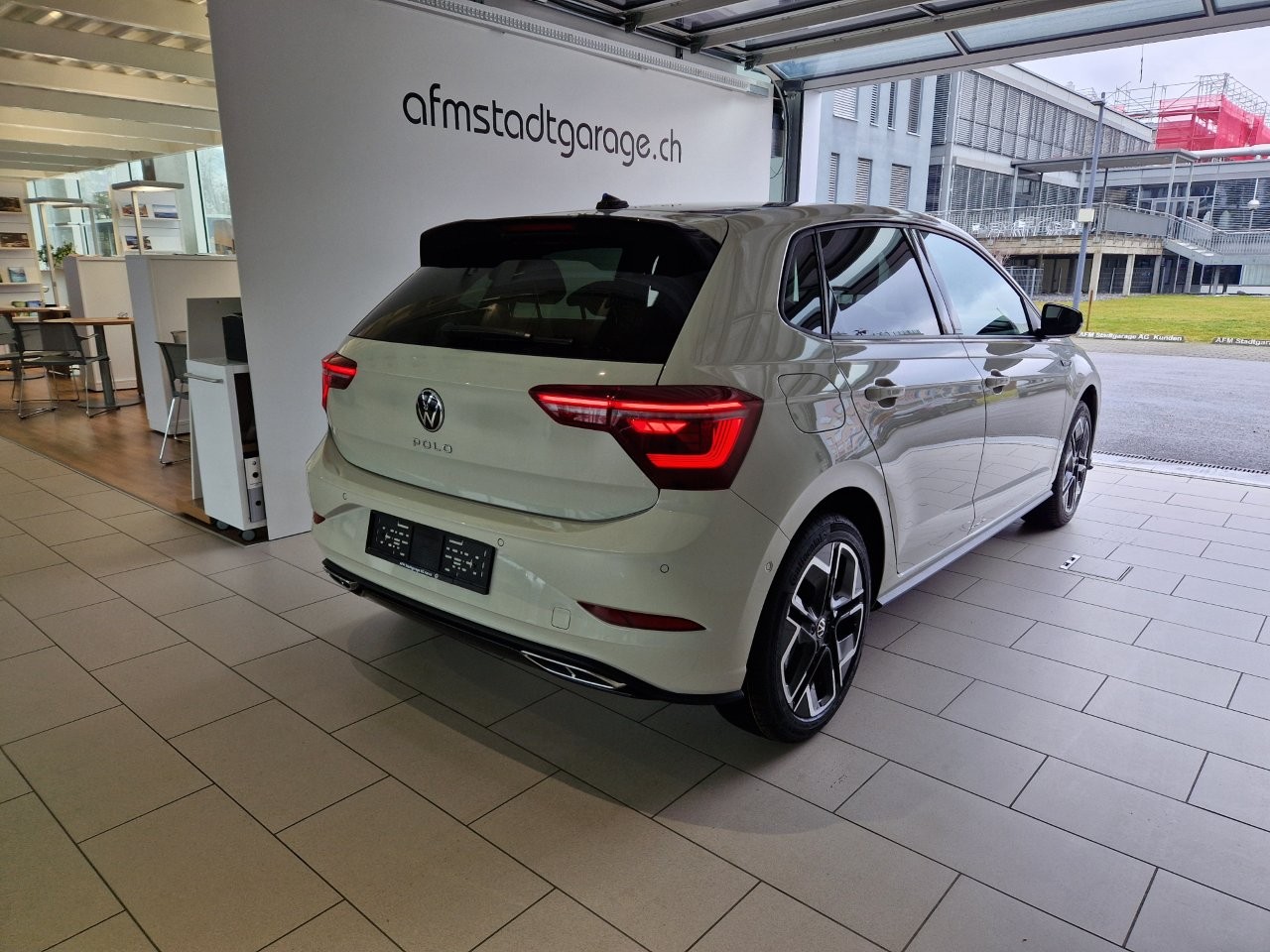 VW Polo 1.0 TSI R-Line DSG-showroom-element-3