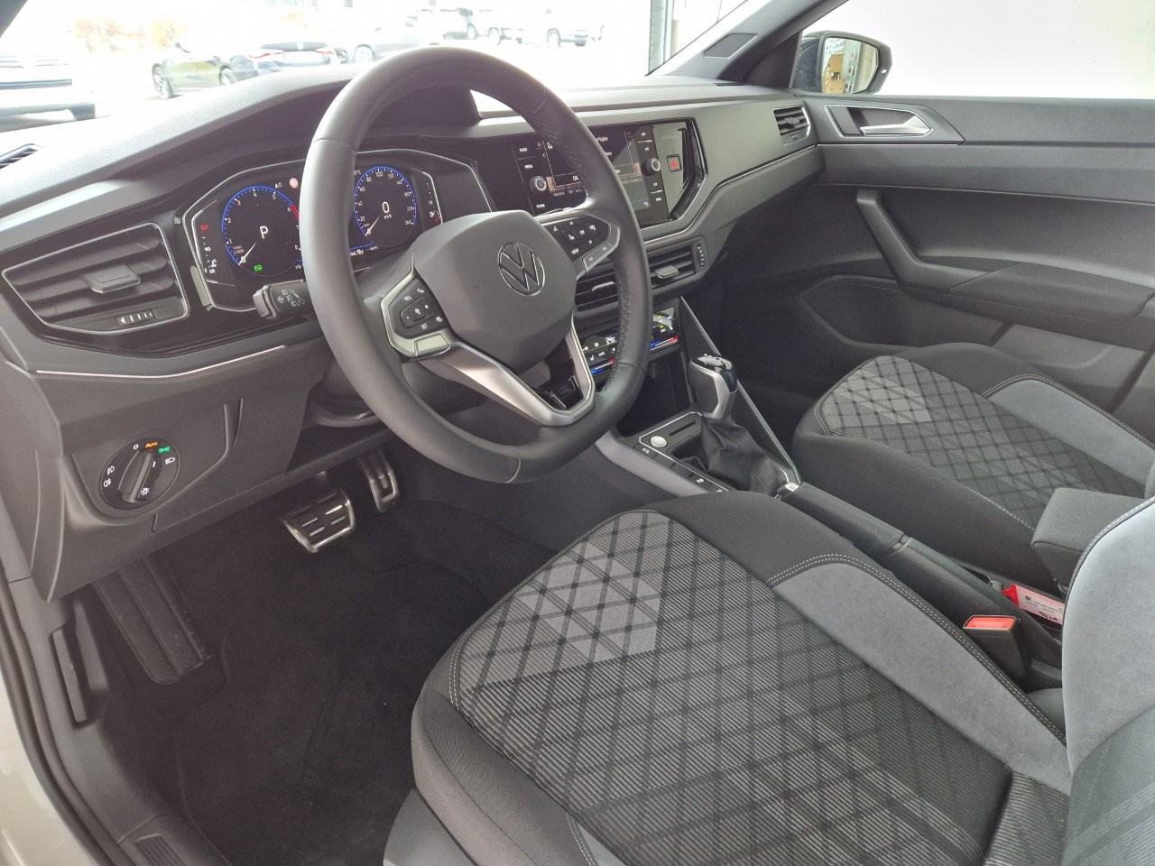 VW Polo 1.0 TSI R-Line DSG-image-7