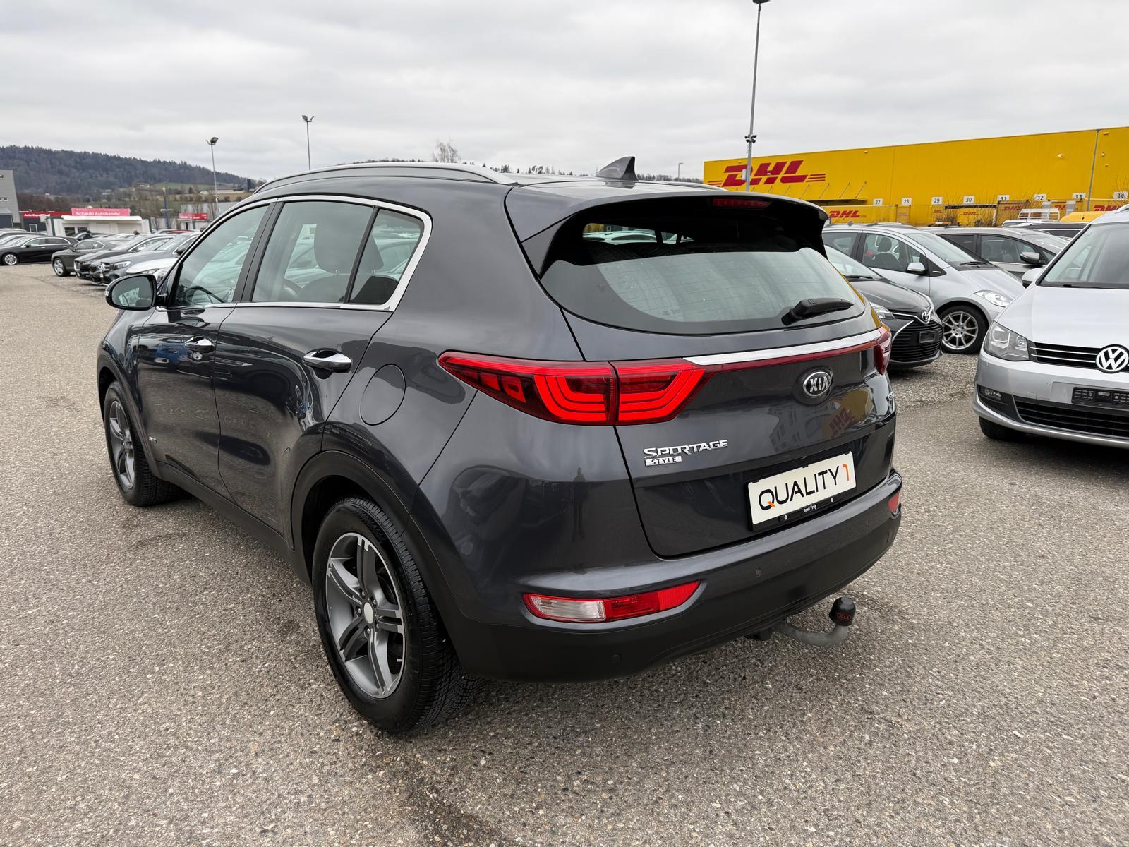 KIA Sportage 2.0 CRDi Style-image-4