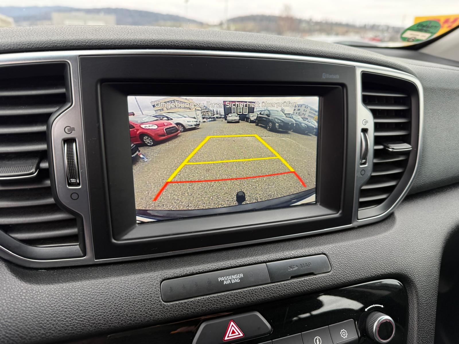 KIA Sportage 2.0 CRDi Style-image-11