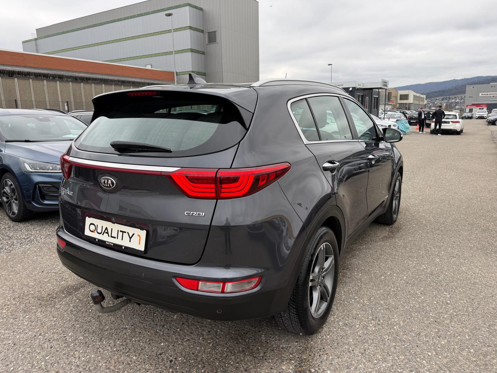 KIA Sportage 2.0 CRDi Style-image-5