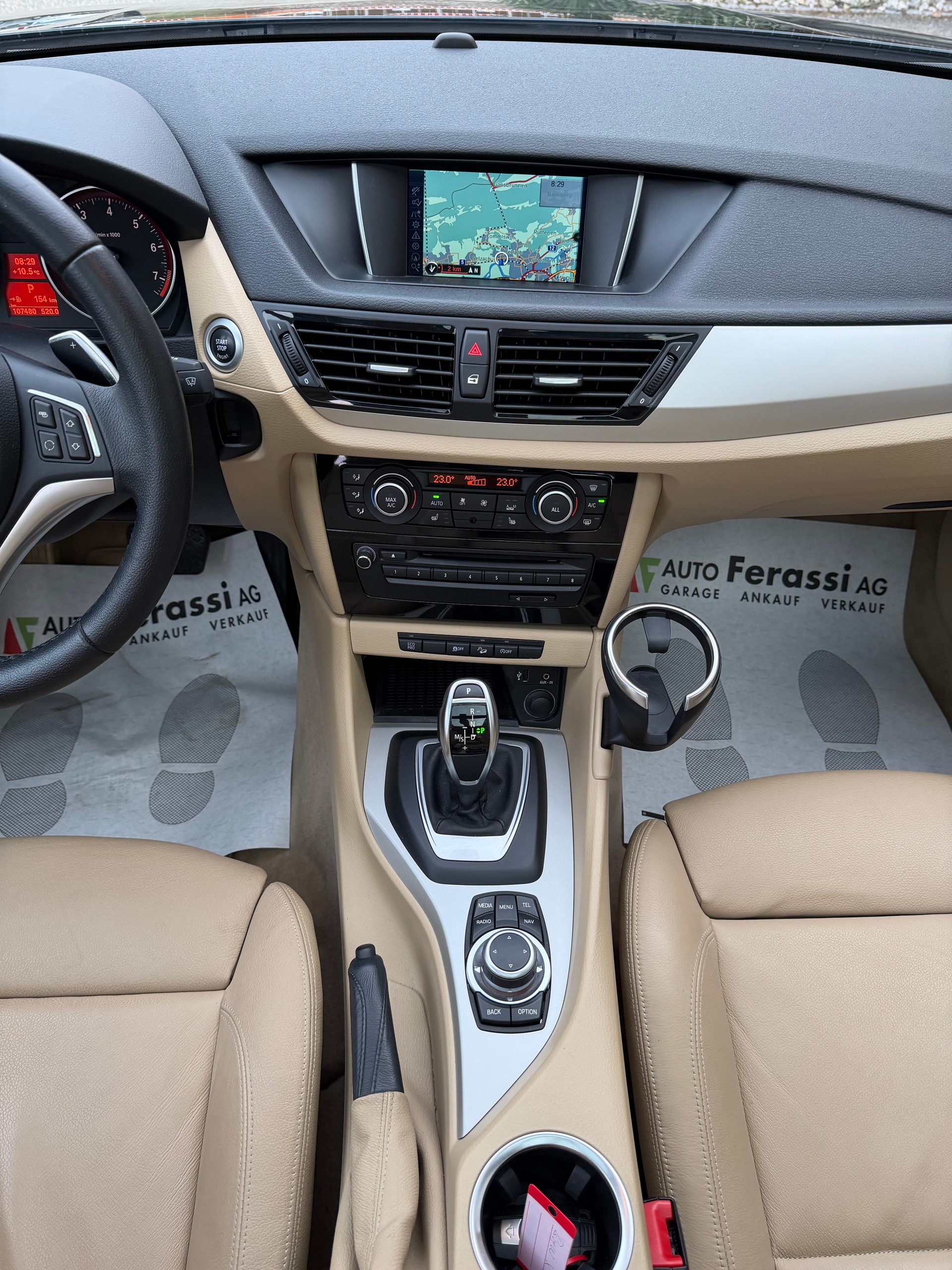 BMW X1 xDrive 28i Steptronic-image-12