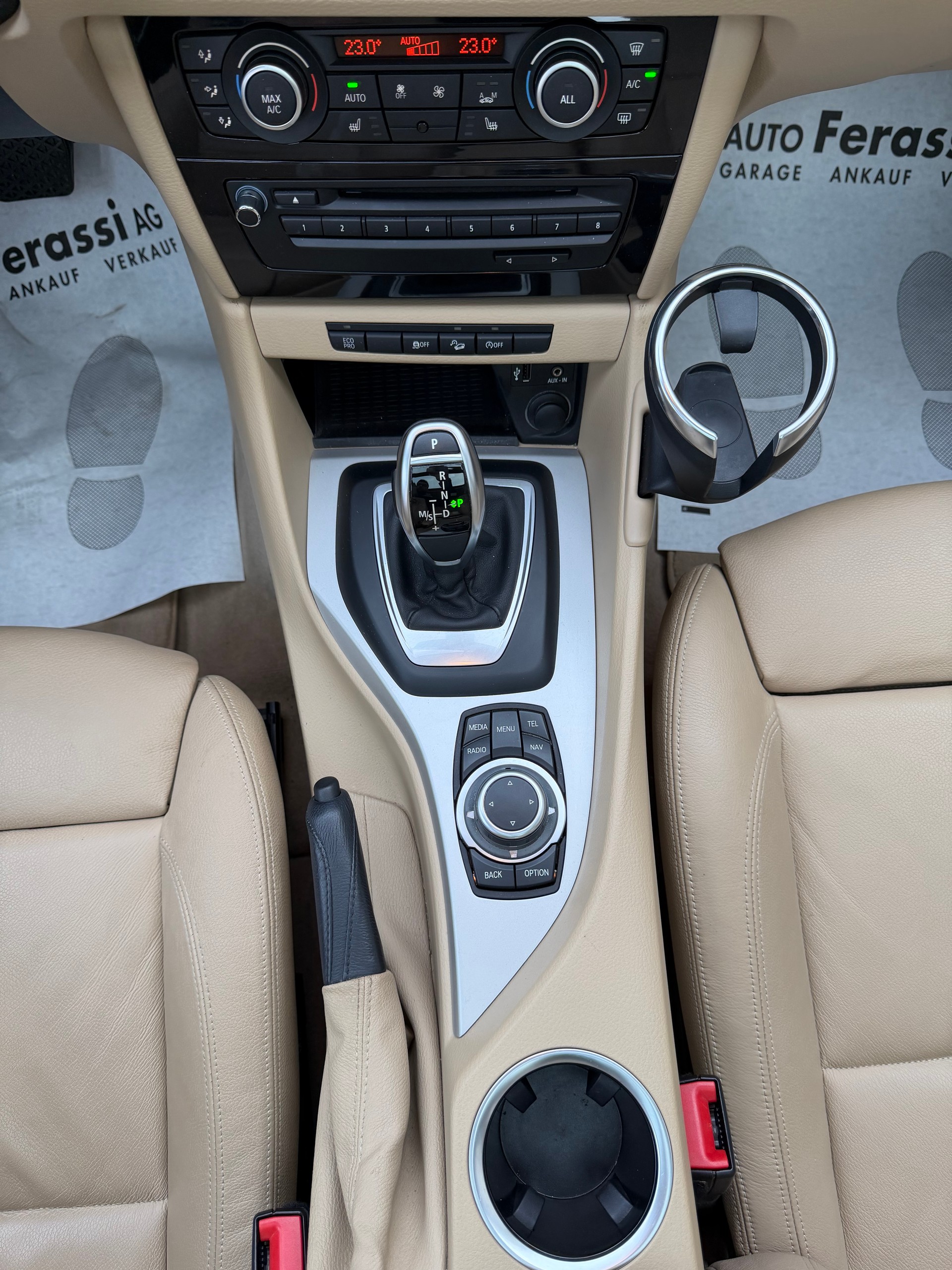 BMW X1 xDrive 28i Steptronic-image-14