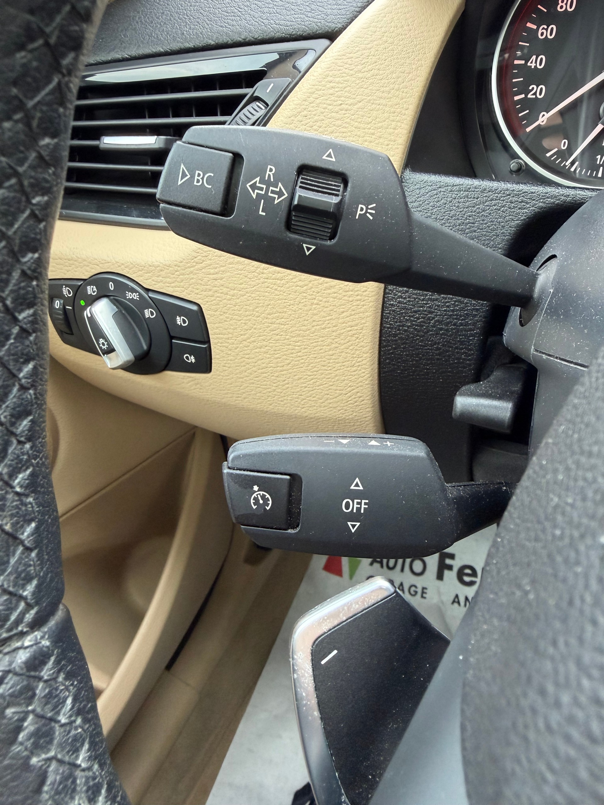 BMW X1 xDrive 28i Steptronic-image-18