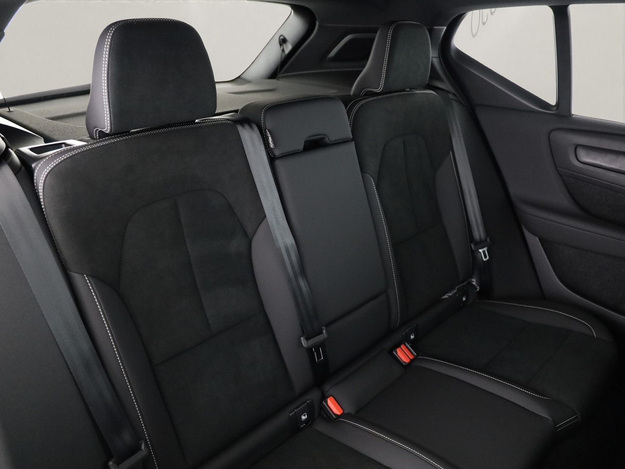 VOLVO EX40 Twin Ultra AWD XCENTRIC-image-8