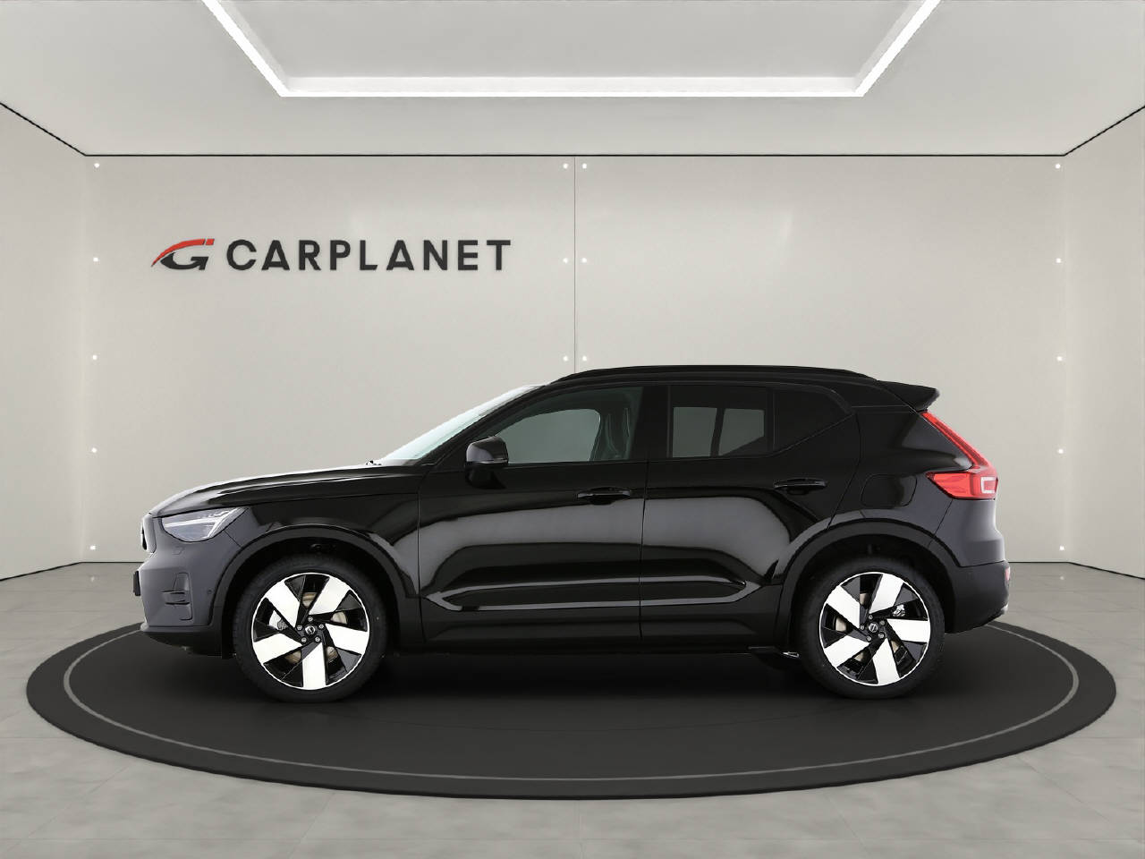 VOLVO EX40 Twin Ultra AWD XCENTRIC-image-1