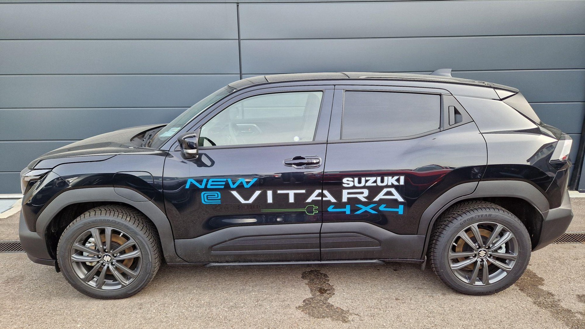 SUZUKI e Vitara Compact Top 4x4-showroom-element-1