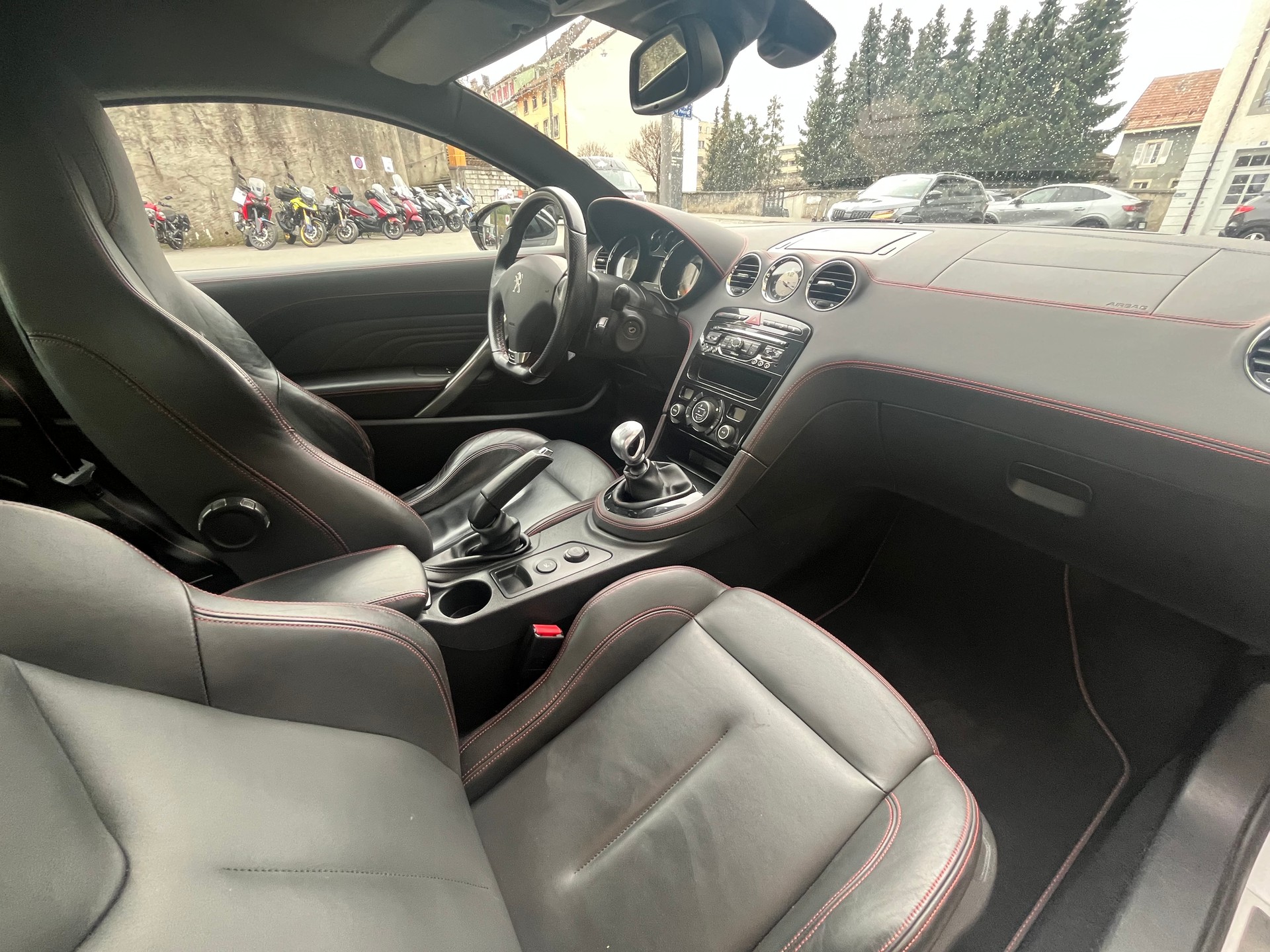 PEUGEOT RCZ 1.6 200 Turbo GT Line 6 vi-image-10