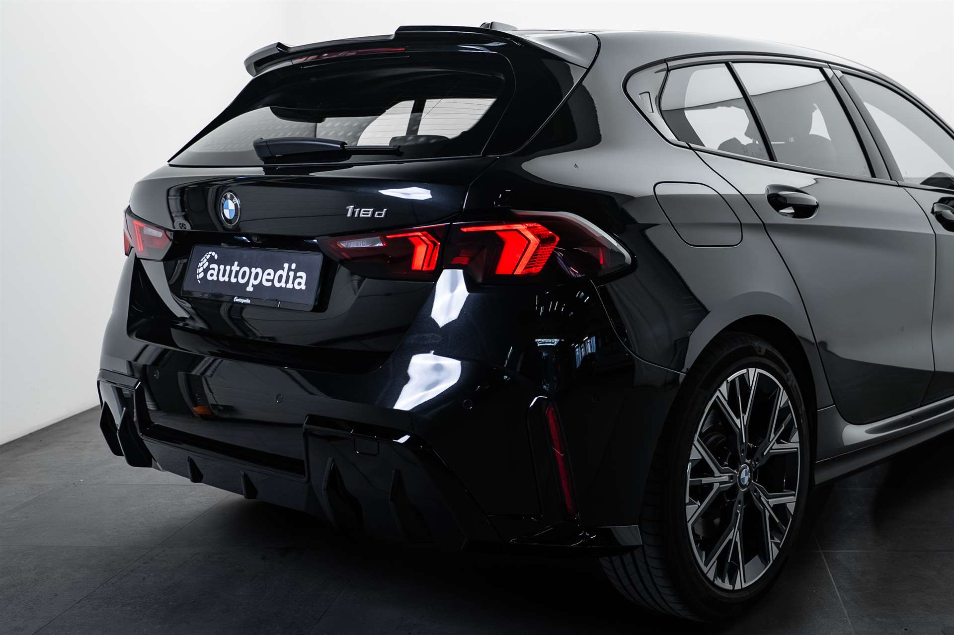 BMW 118d M-Sport Pro Steptronic-Automat-showroom-element-3