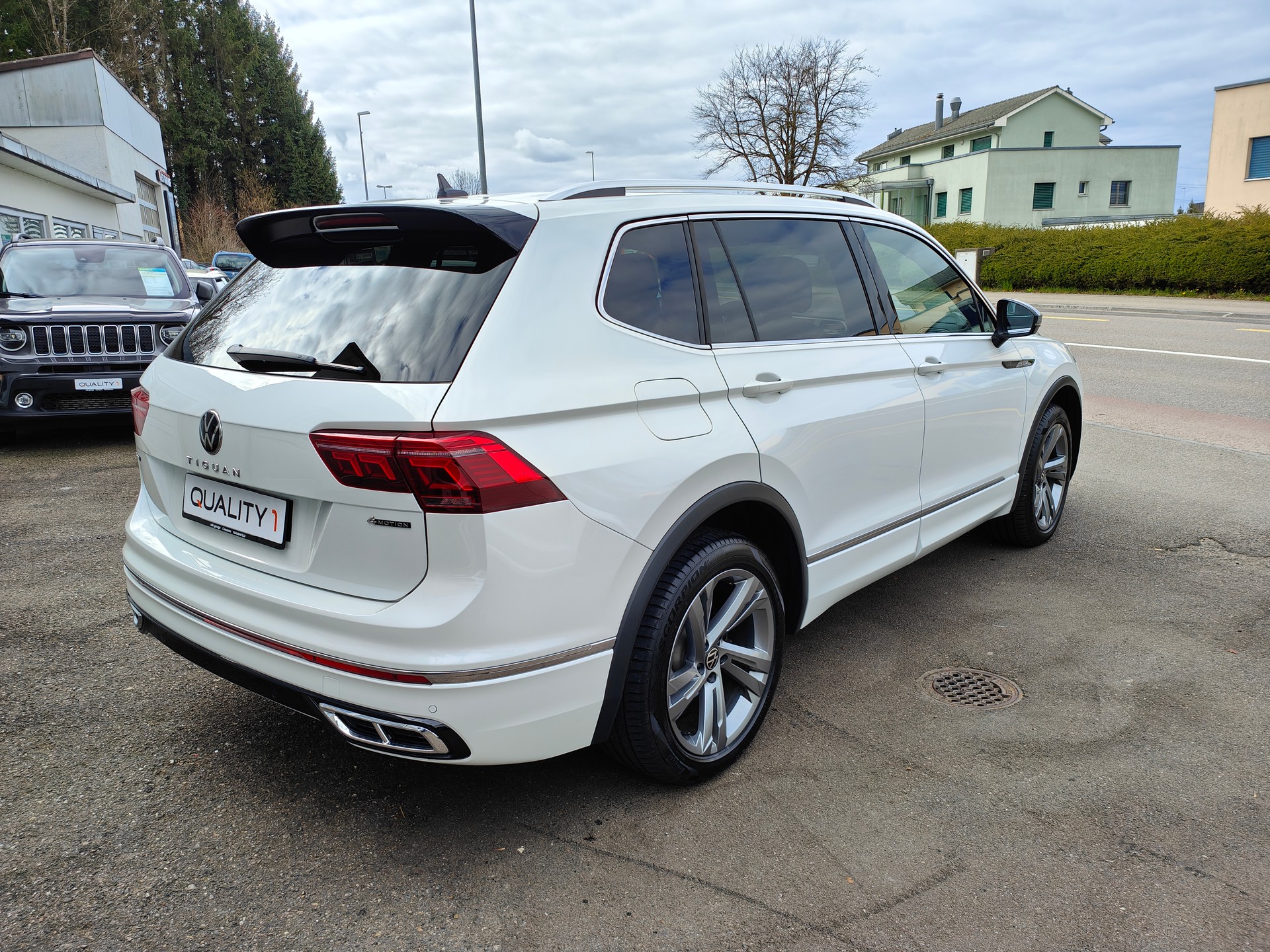 VW Tiguan Allspace 2.0 TDI SCR R-Line 4Motion DSG-image-6