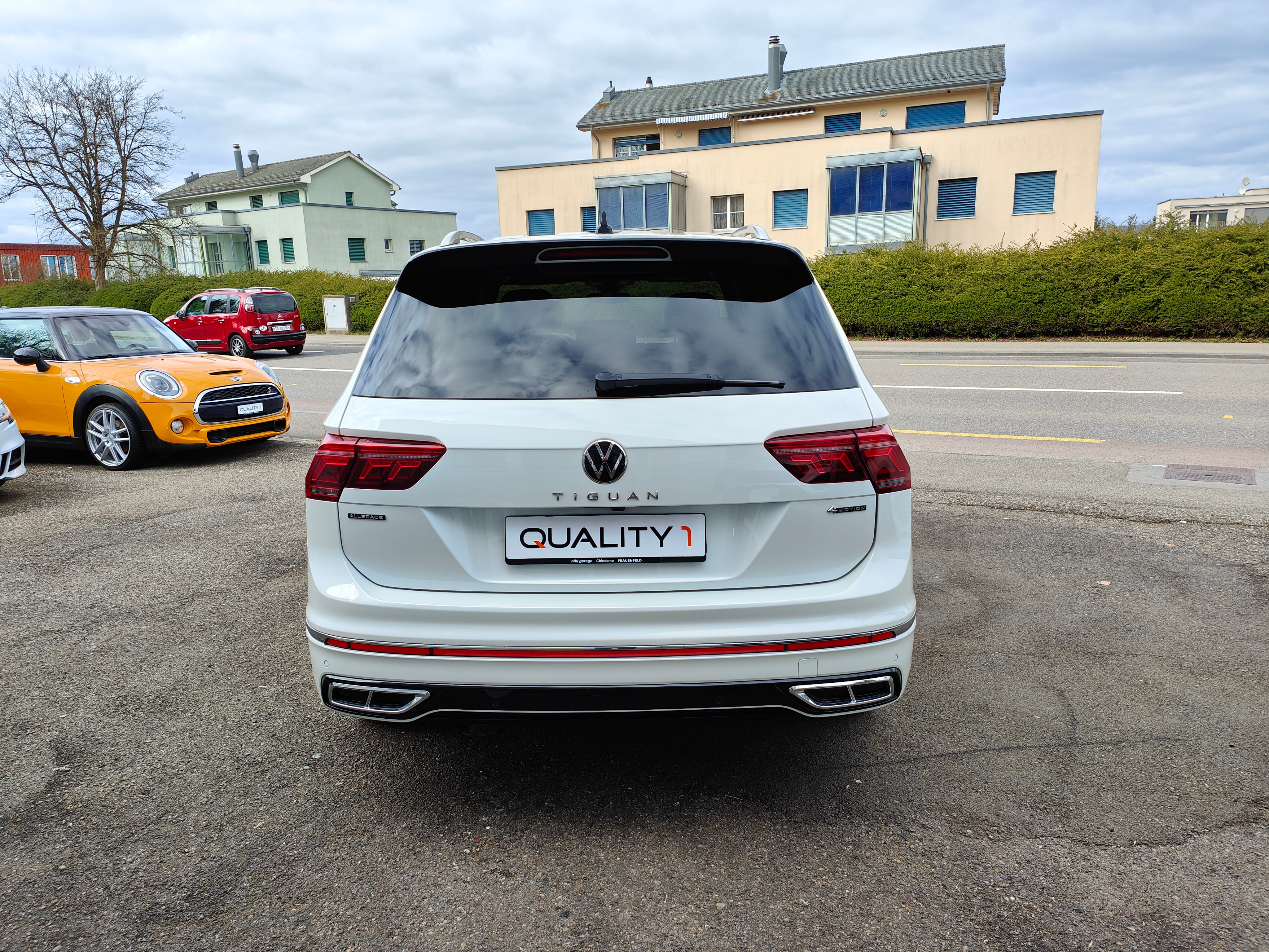 VW Tiguan Allspace 2.0 TDI SCR R-Line 4Motion DSG – Ansicht 6