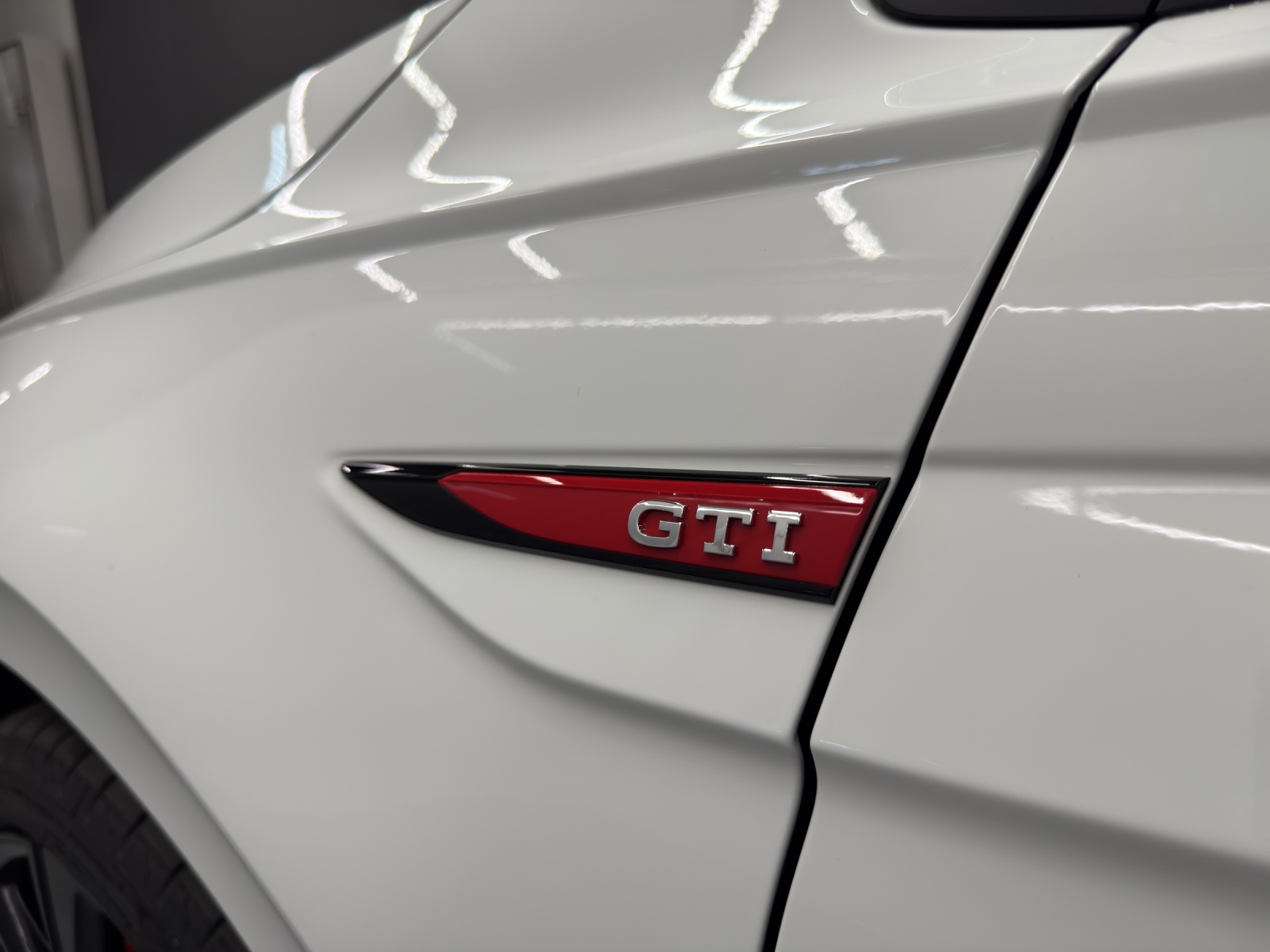 VW Polo 2.0 TSI GTI DSG-image-15