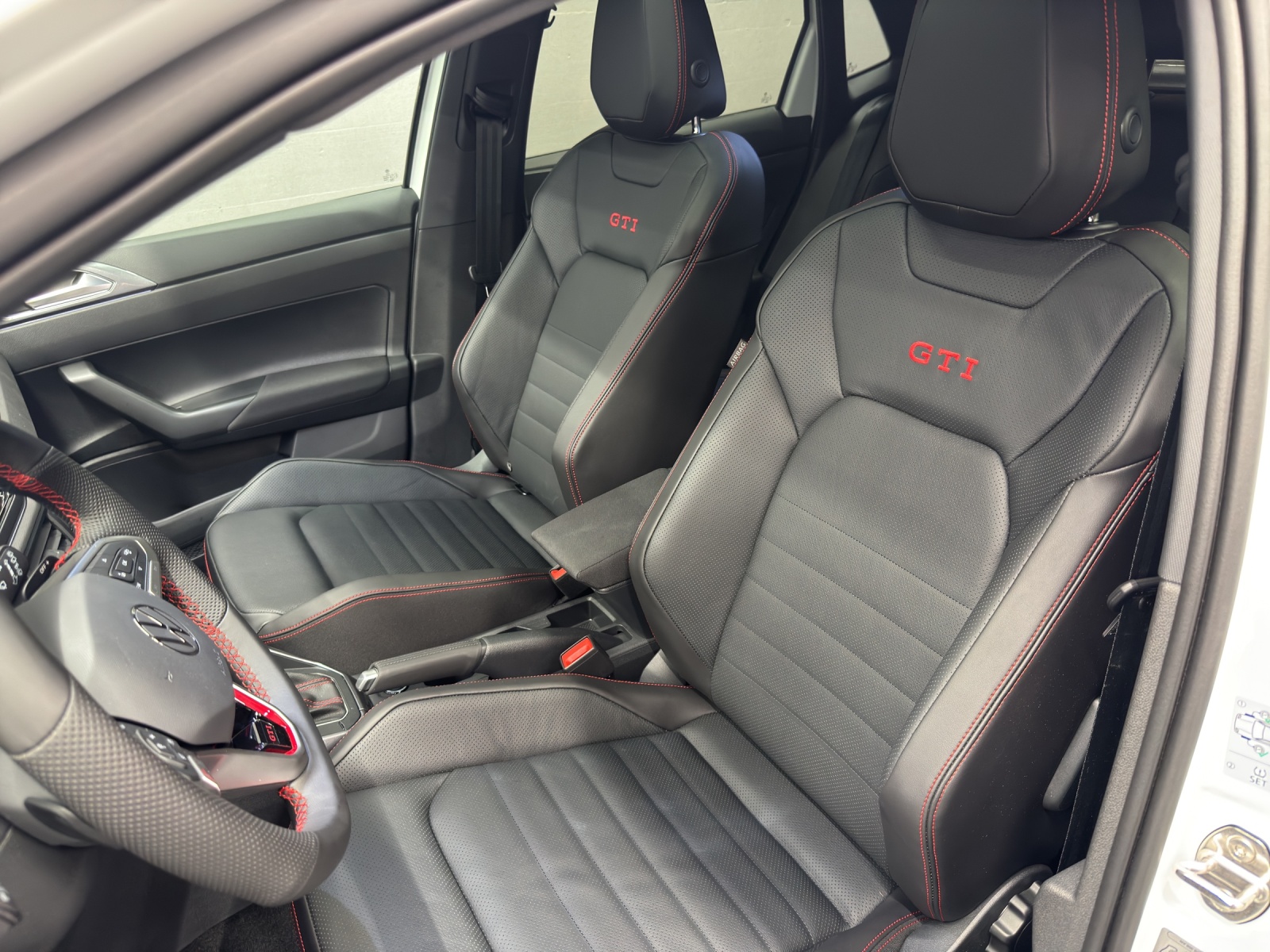 VW Polo 2.0 TSI GTI DSG-image-12