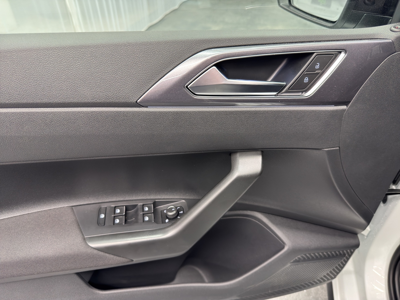 VW Polo 2.0 TSI GTI DSG-image-11