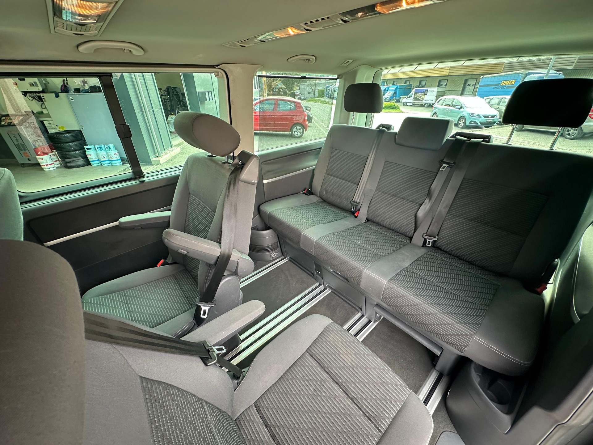 VW T5 Multivan 2.0 Bi-TDI CR Comfortline 4Motion DSG-image-9