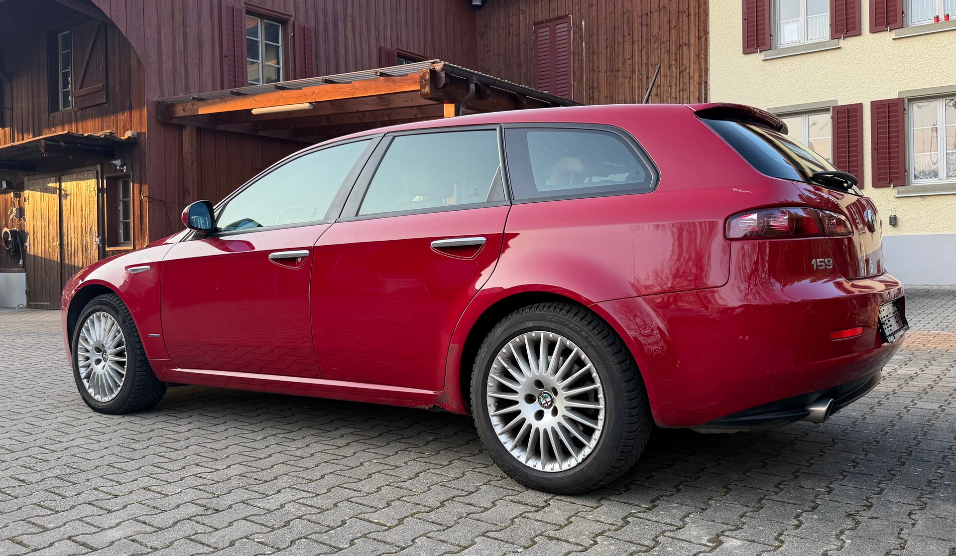 ALFA ROMEO 159 Sportwagon 2.4 JTD Distinctive Q-Tronic-image-3