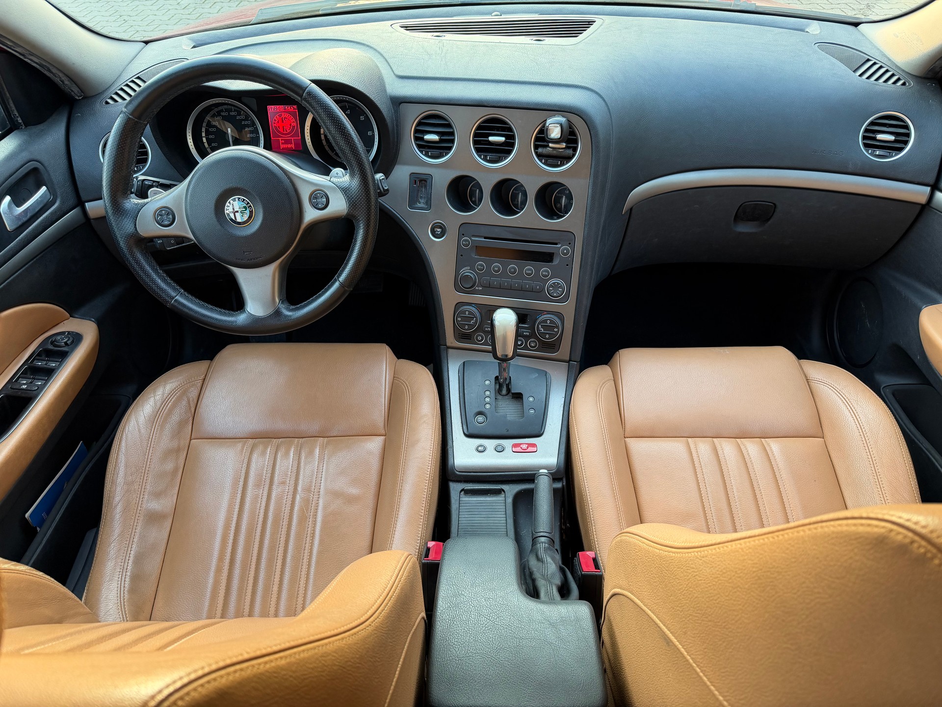 ALFA ROMEO 159 Sportwagon 2.4 JTD Distinctive Q-Tronic-image-7