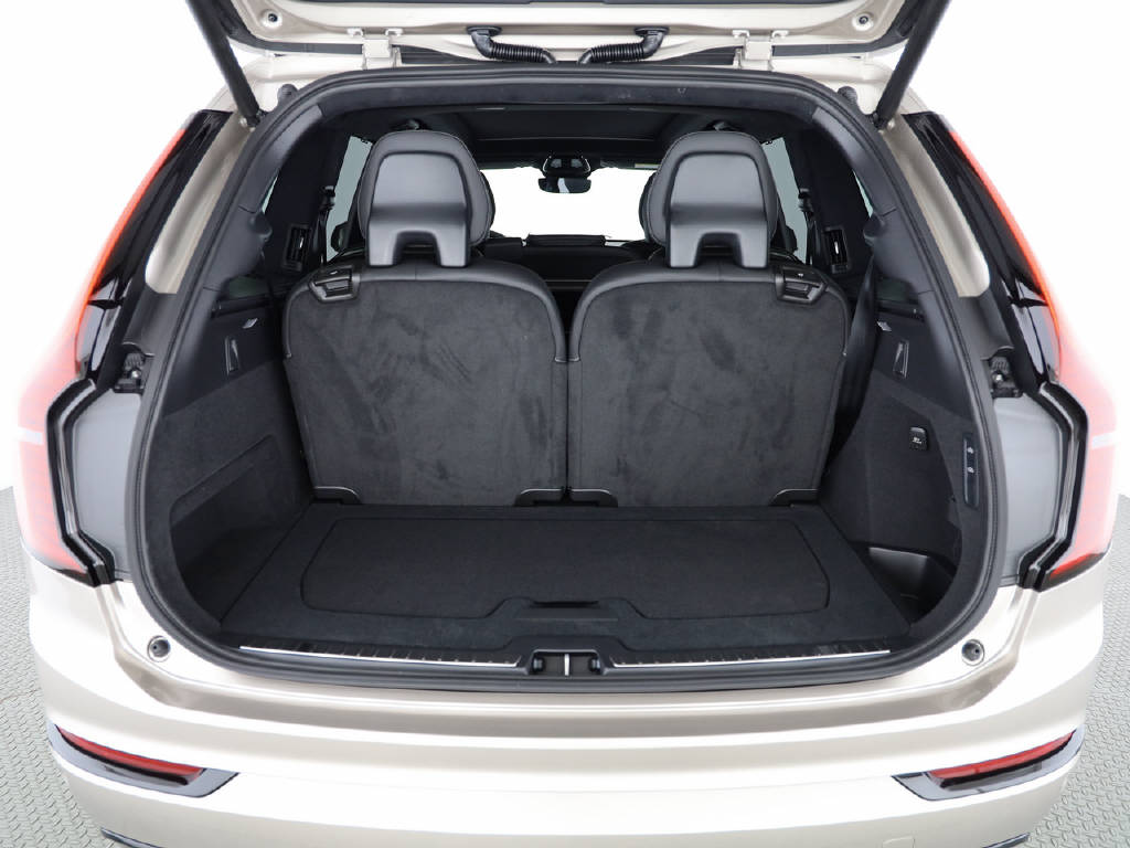 VOLVO XC90 2.0 T8 TE XCLUSIVE Ultra Dark eAWD-image-23