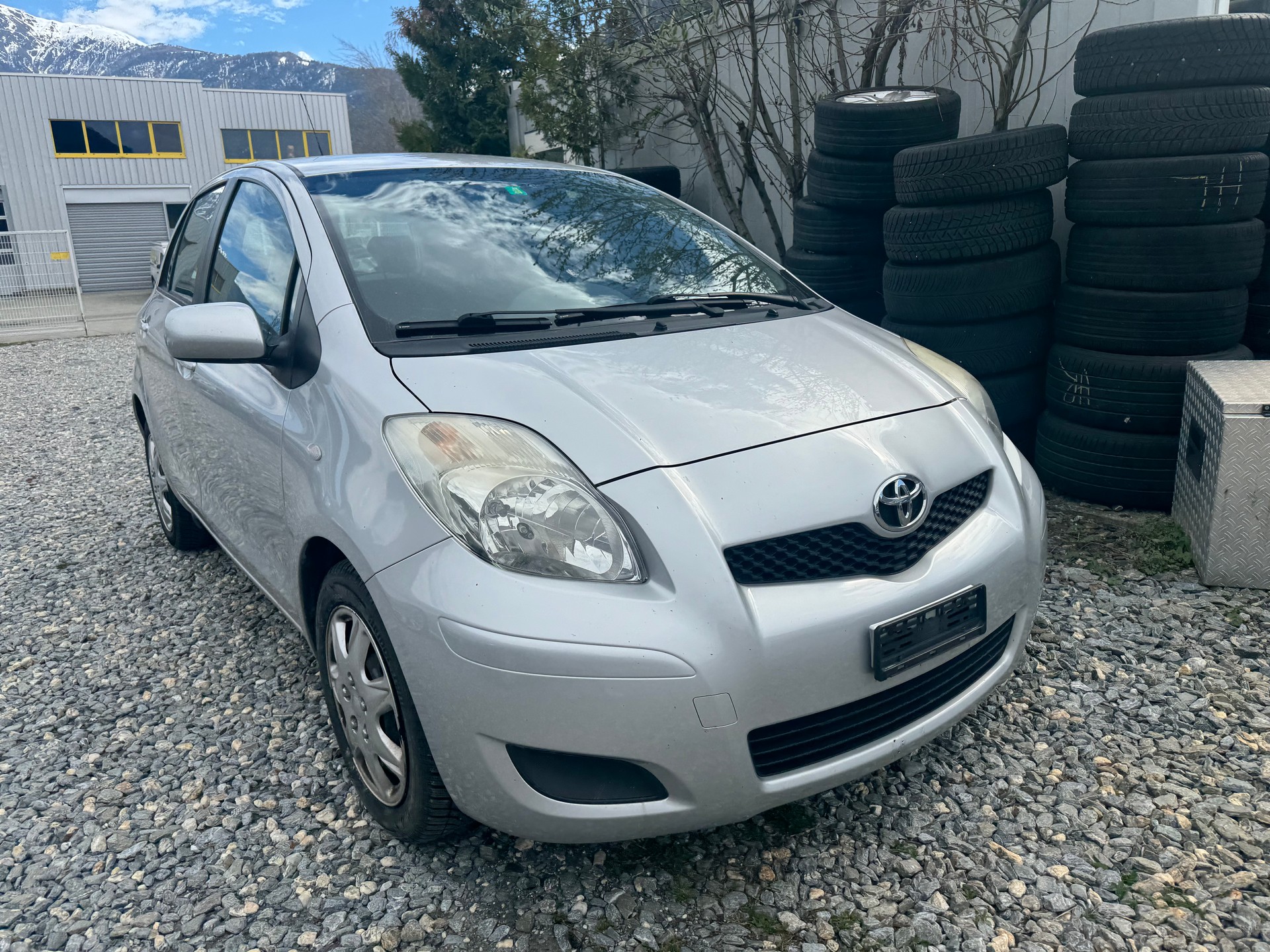 TOYOTA Yaris 1.33 Linea Terra-image-1