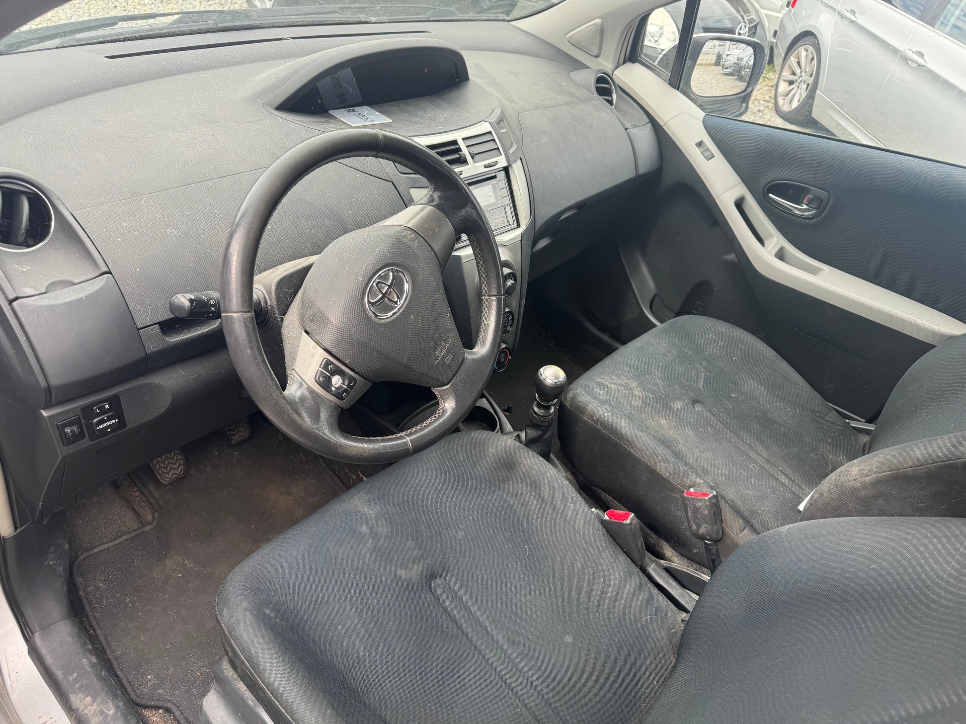 TOYOTA Yaris 1.33 Linea Terra-image-4