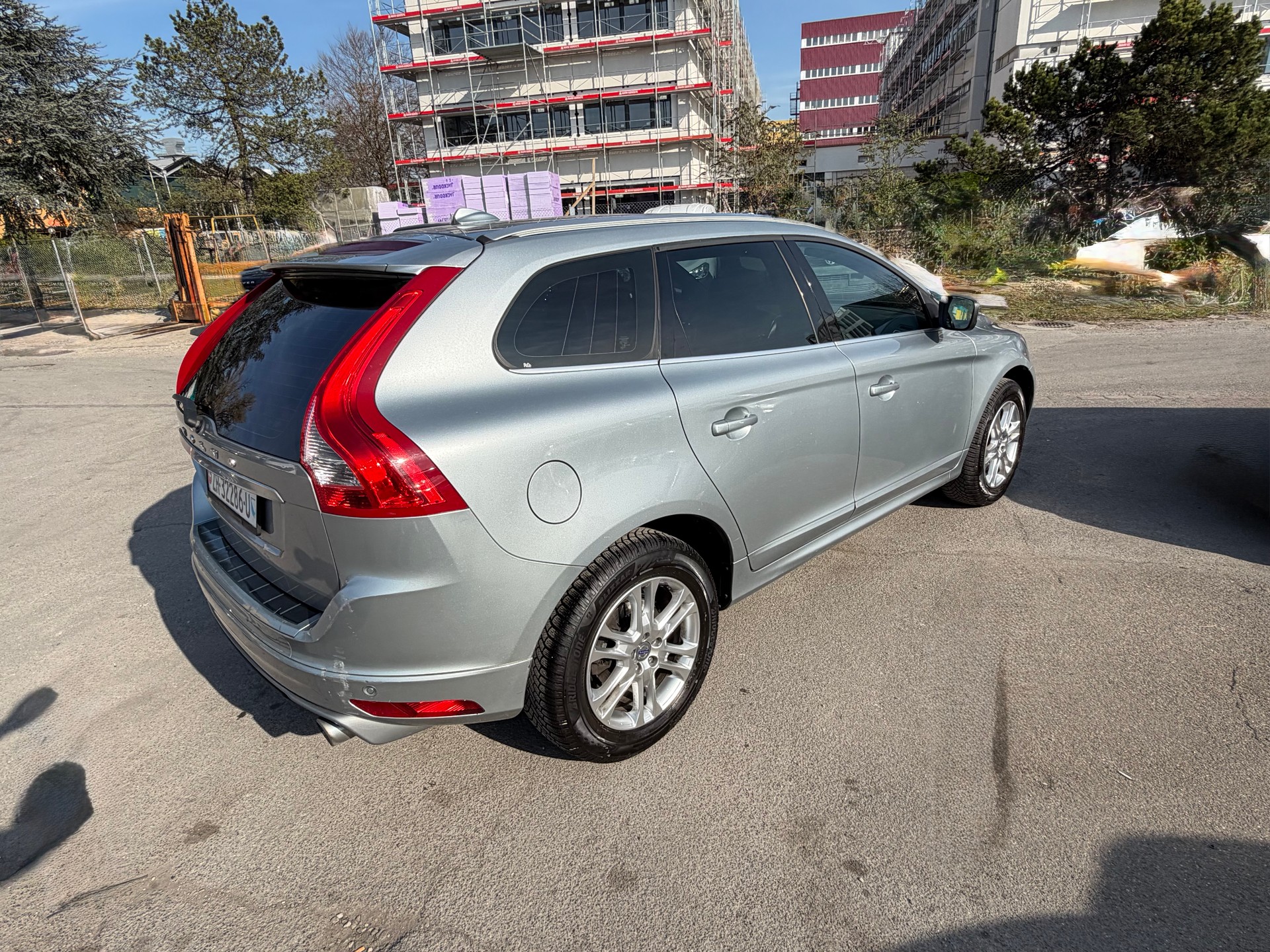 VOLVO XC60 T5 Momentum R-Design Geartronic-image-21