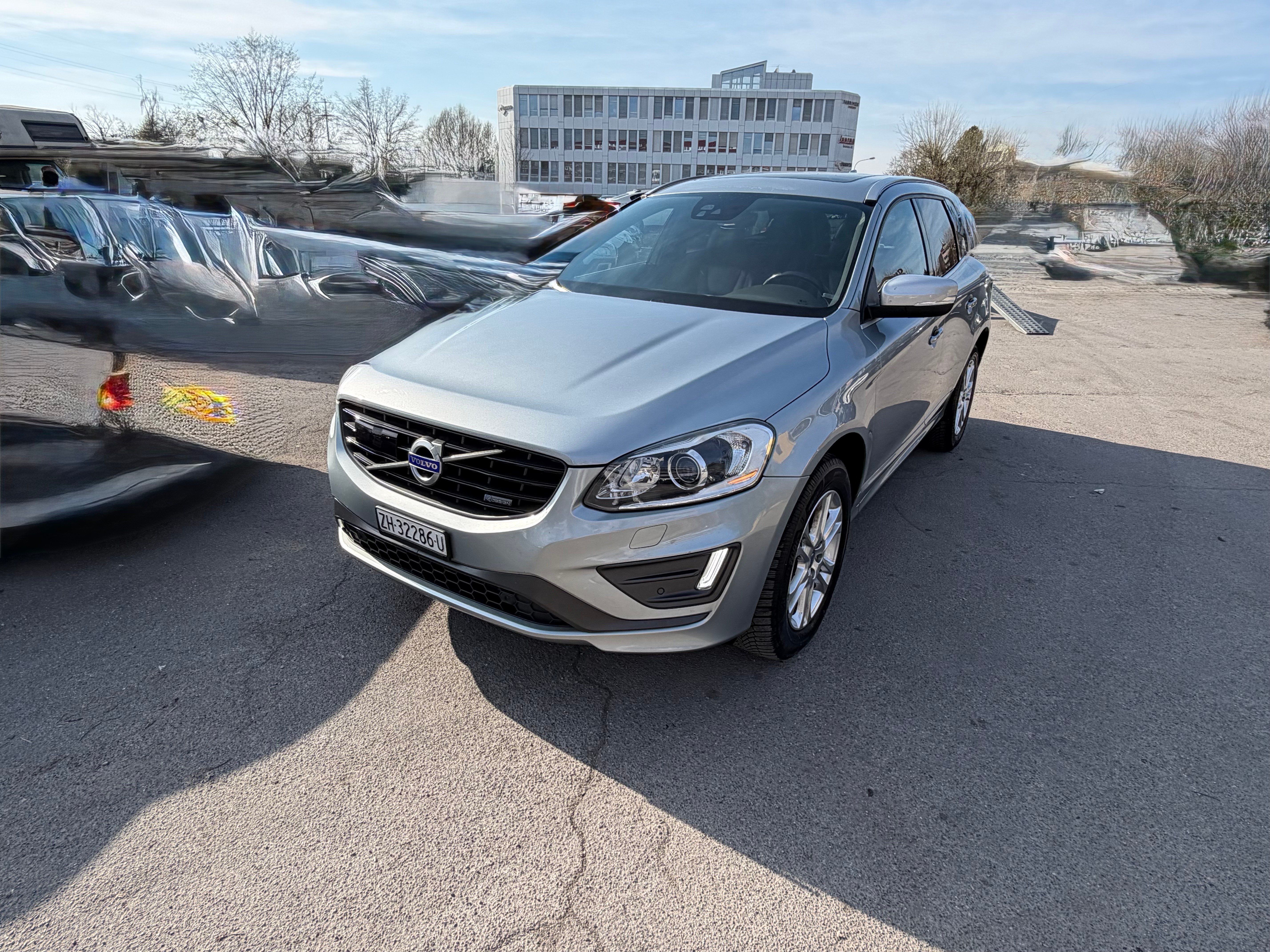 VOLVO XC60 T5 Momentum R-Design Geartronic — slika 24