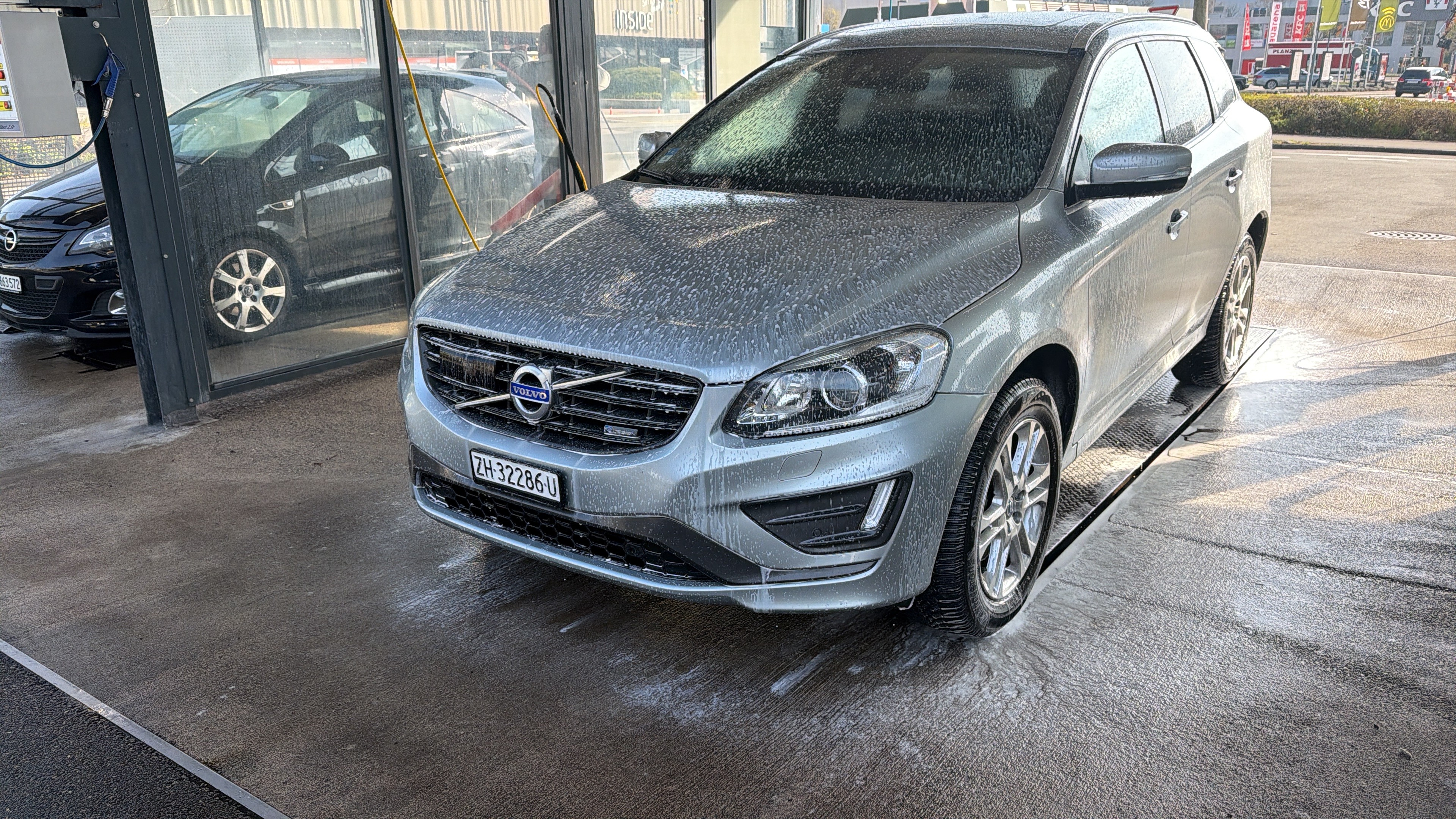 VOLVO XC60 T5 Momentum R-Design Geartronic — slika 20