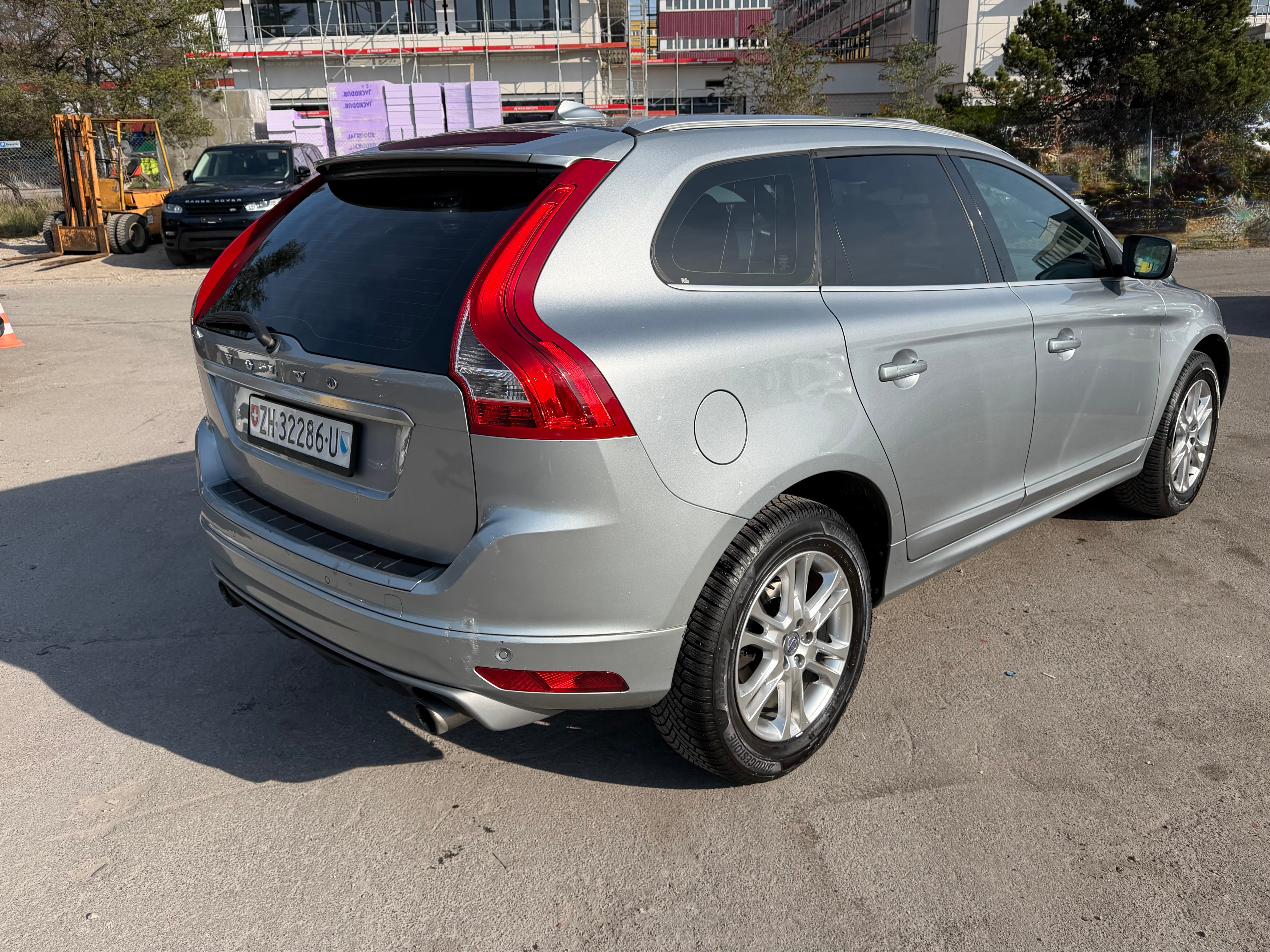 VOLVO XC60 T5 Momentum R-Design Geartronic — slika 5