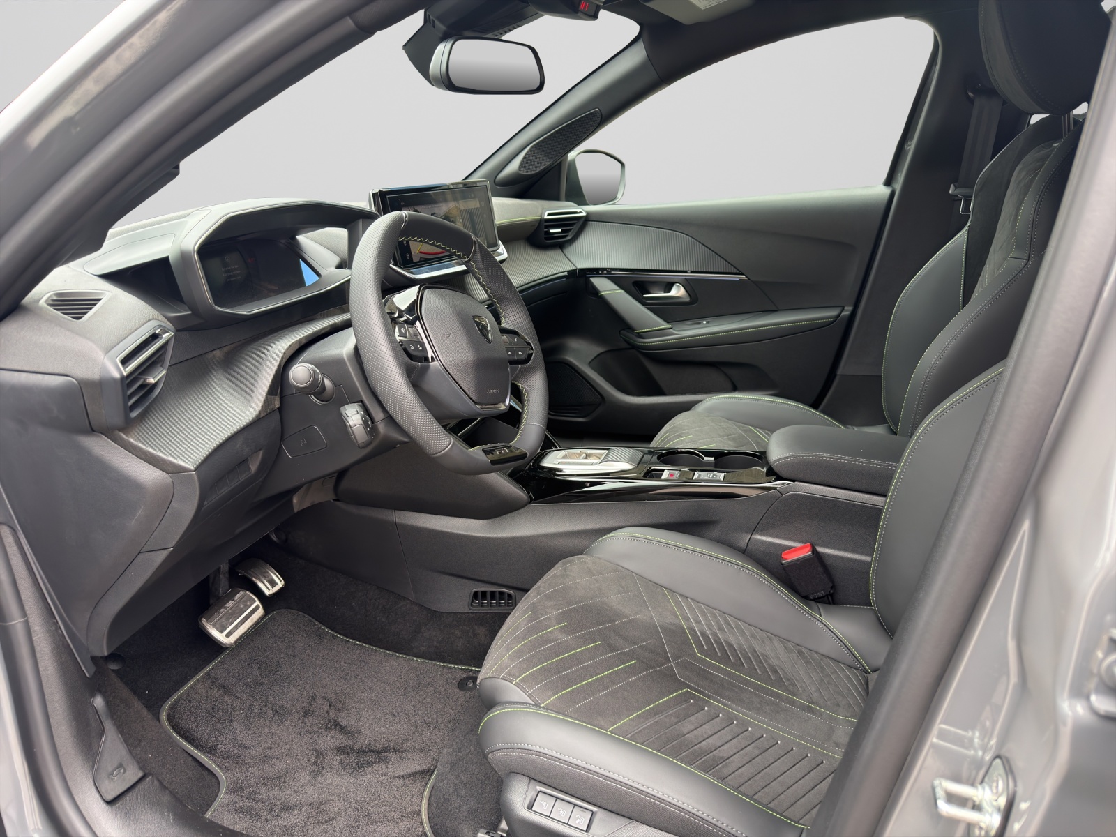 PEUGEOT 208 NEW 1.2 MHEV 145 GT-image-4