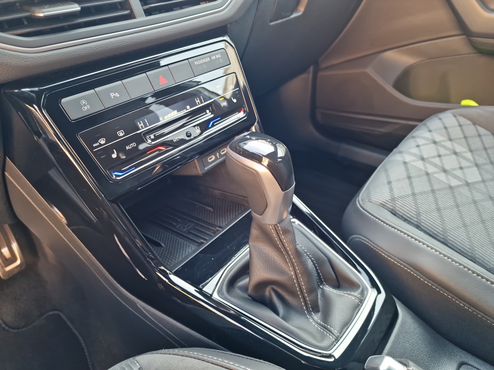 VW T-Cross 1.5 TSI EVO ACT R-Line DSG AHK-image-19