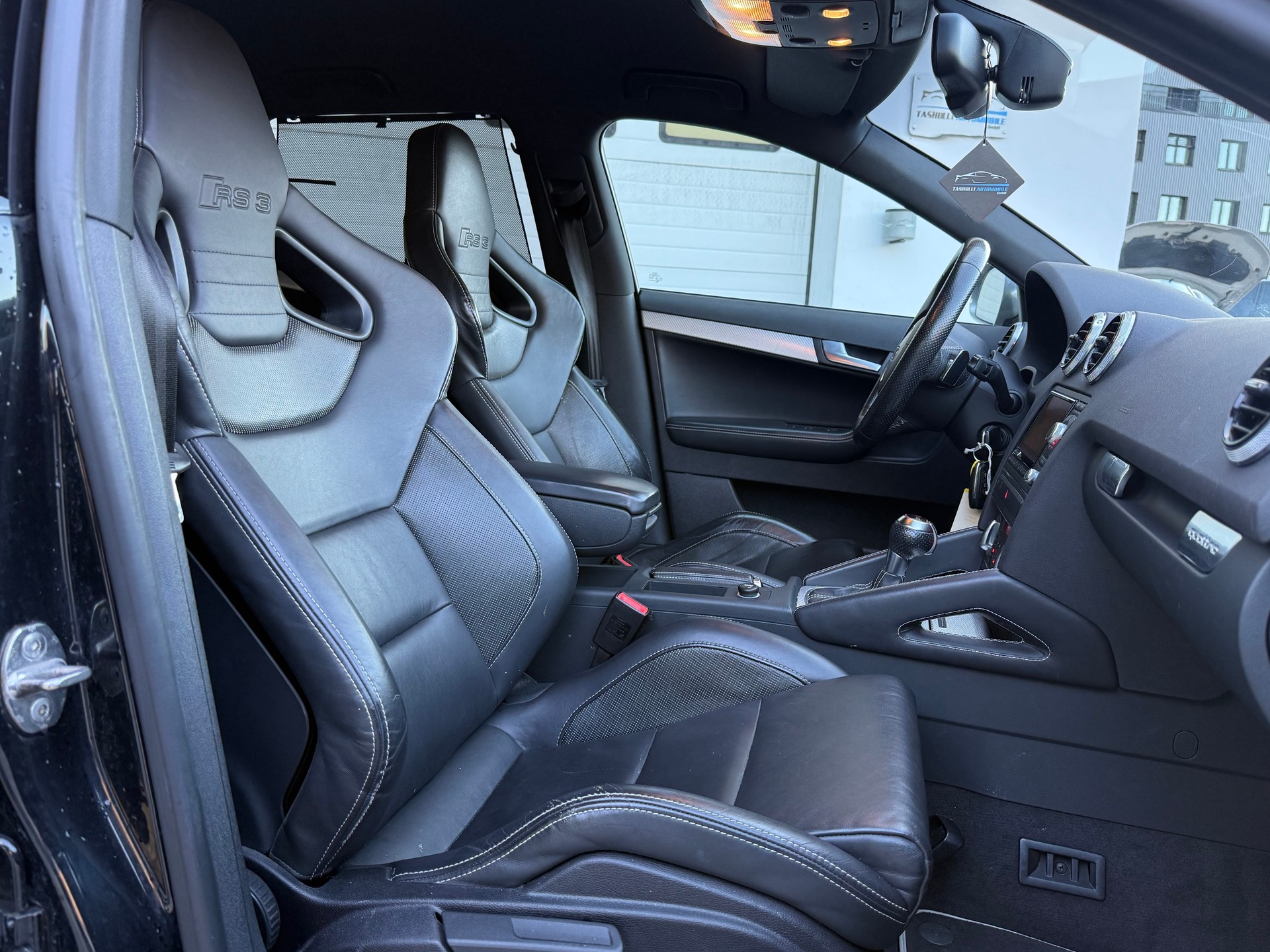 AUDI RS3 2.5 TFSI Quattro S-tronic-image-8