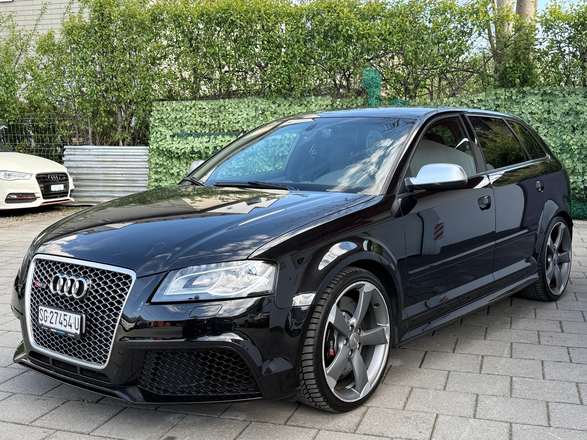 AUDI RS3 2.5 TFSI Quattro S-tronic-image-2