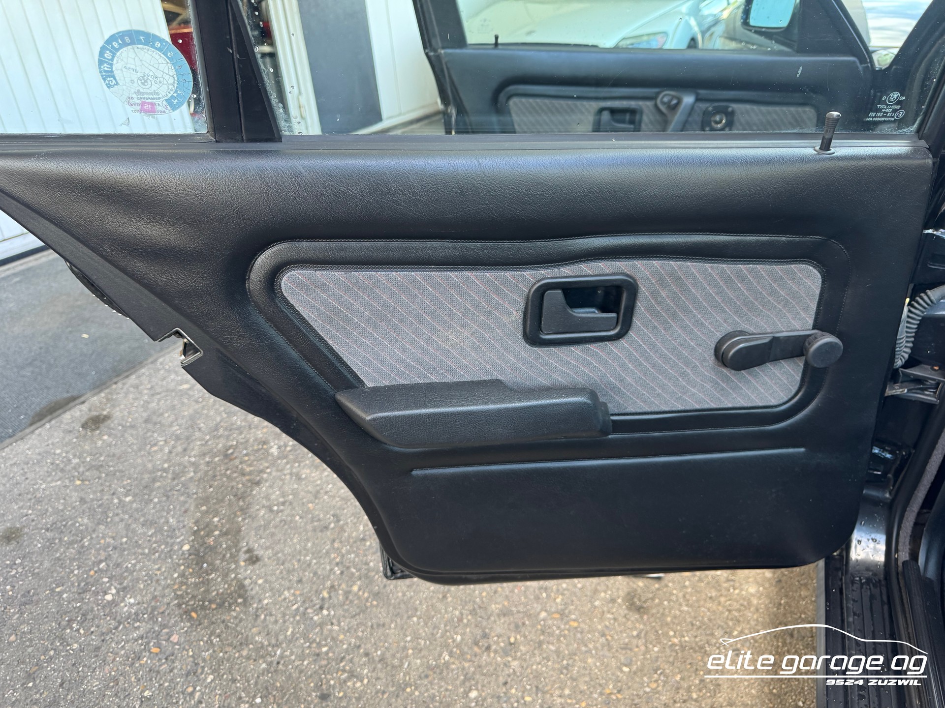 BMW 325i E30 Handschalter-image-11