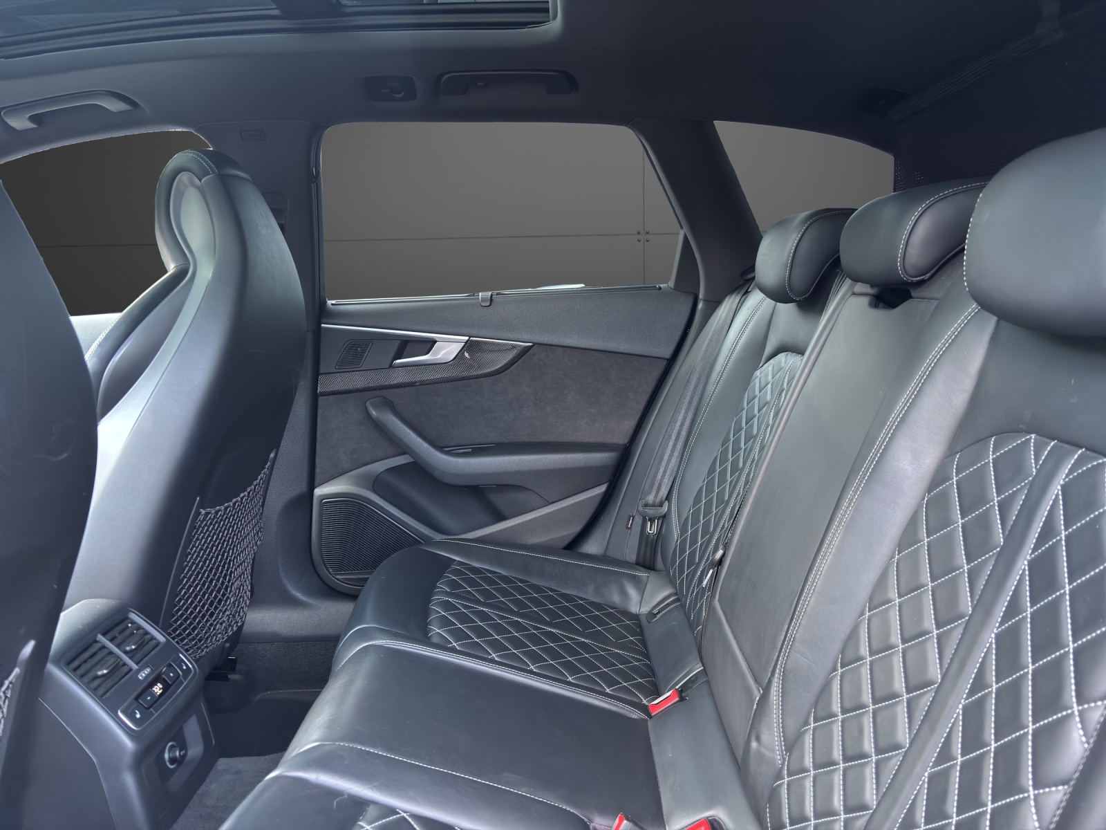 AUDI S4 Avant 3.0 TFSI quattro tiptronic-image-9