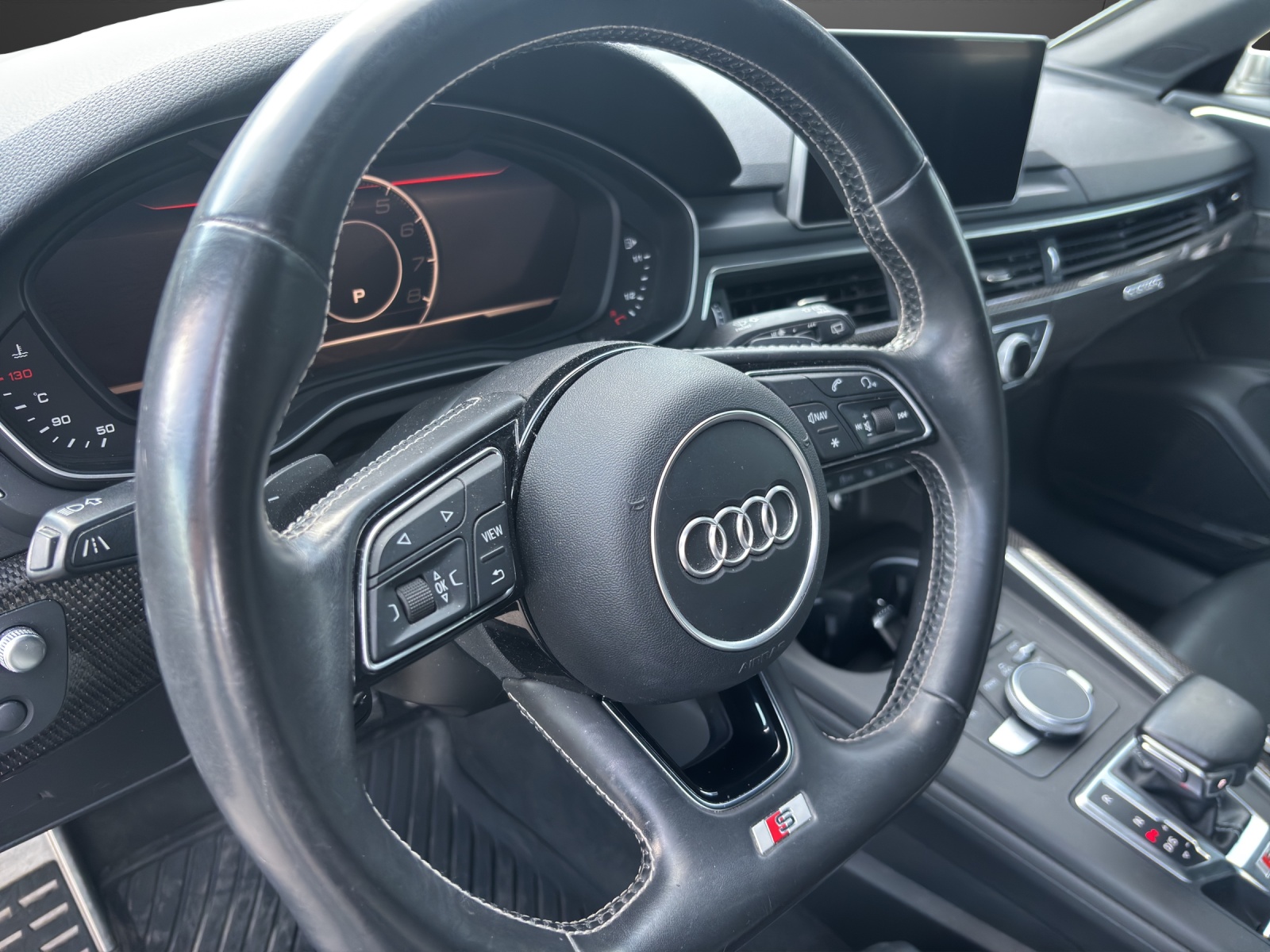 AUDI S4 Avant 3.0 TFSI quattro tiptronic-image-4