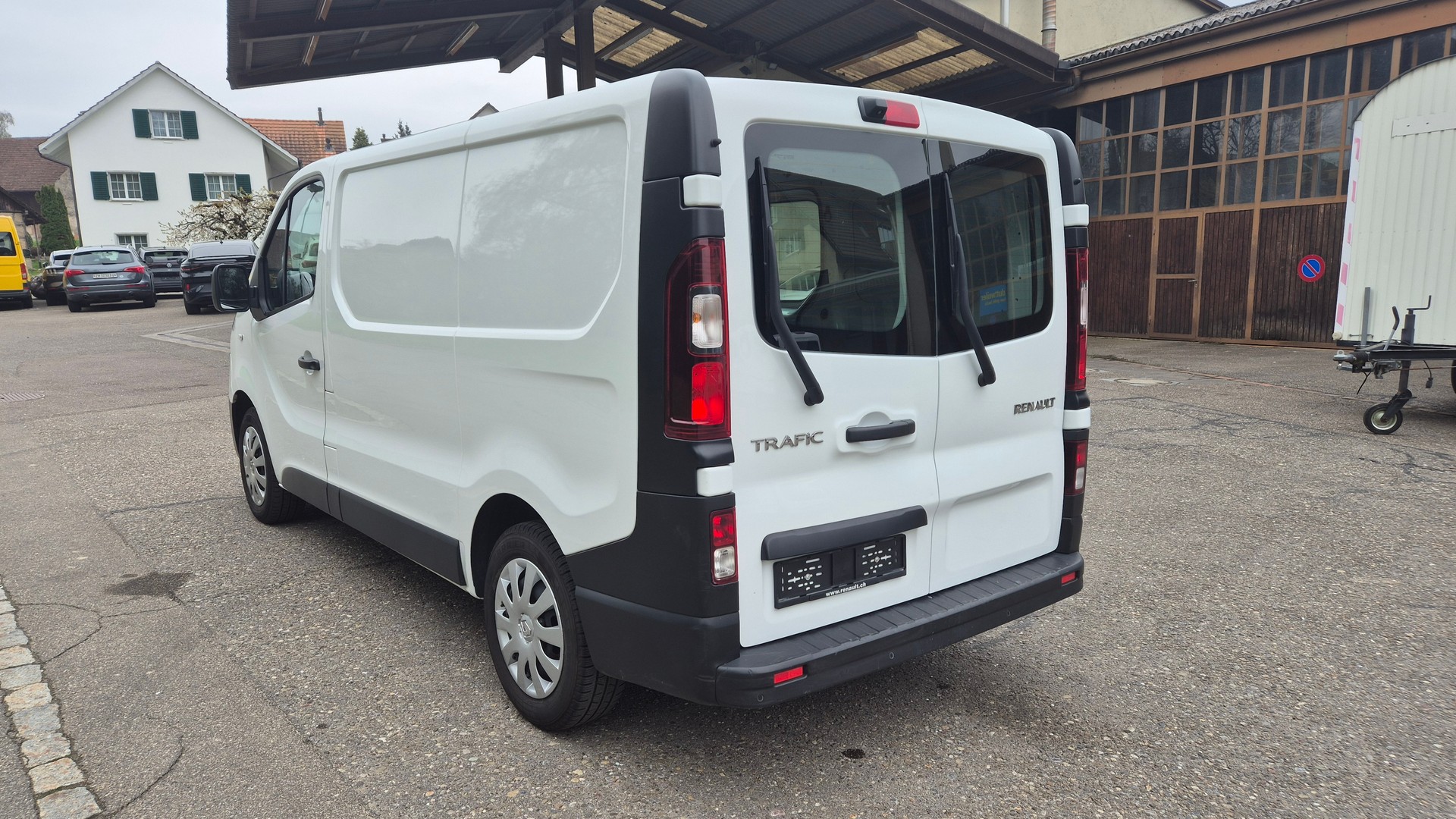 RENAULT Trafic 2.0 dCi 120 3.0t Business L1H1-showroom-element-2