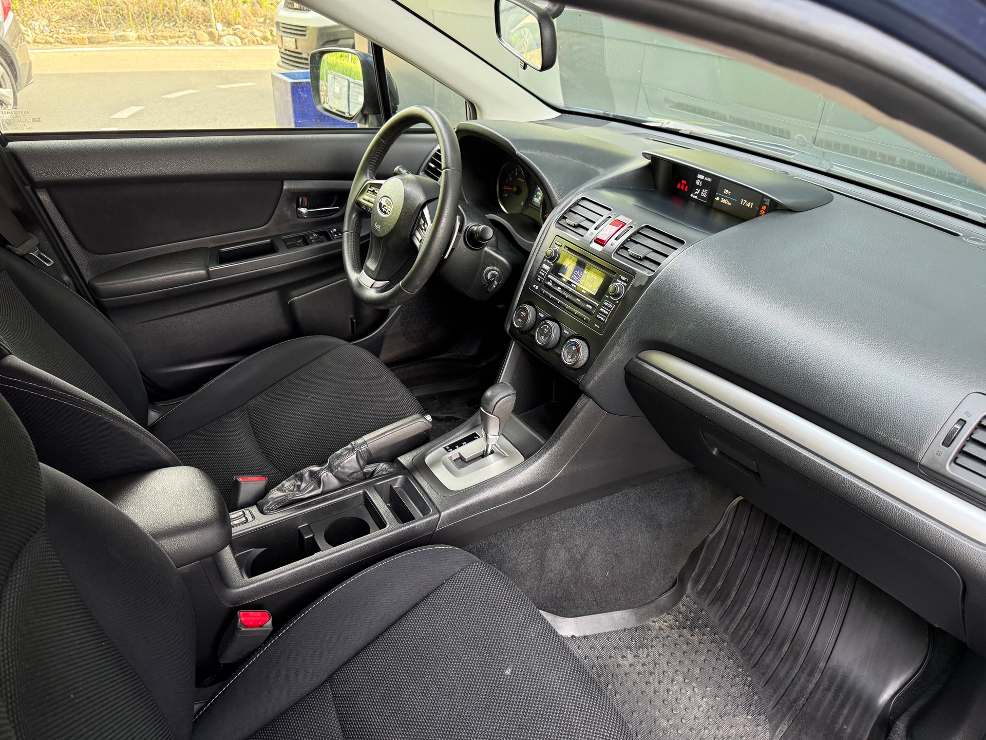 SUBARU XV 2.0 Swiss Two AWD CVT-image-16