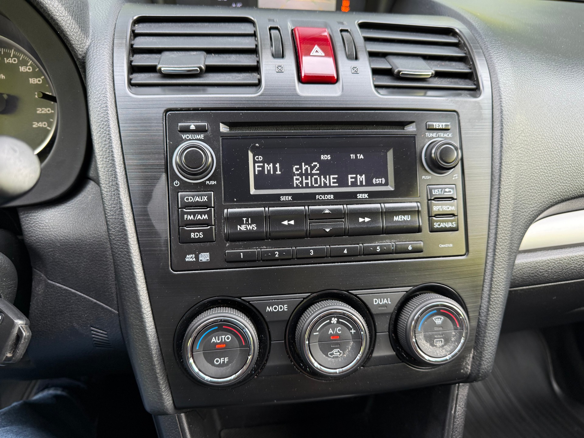 SUBARU XV 2.0 Swiss Two AWD CVT-image-8
