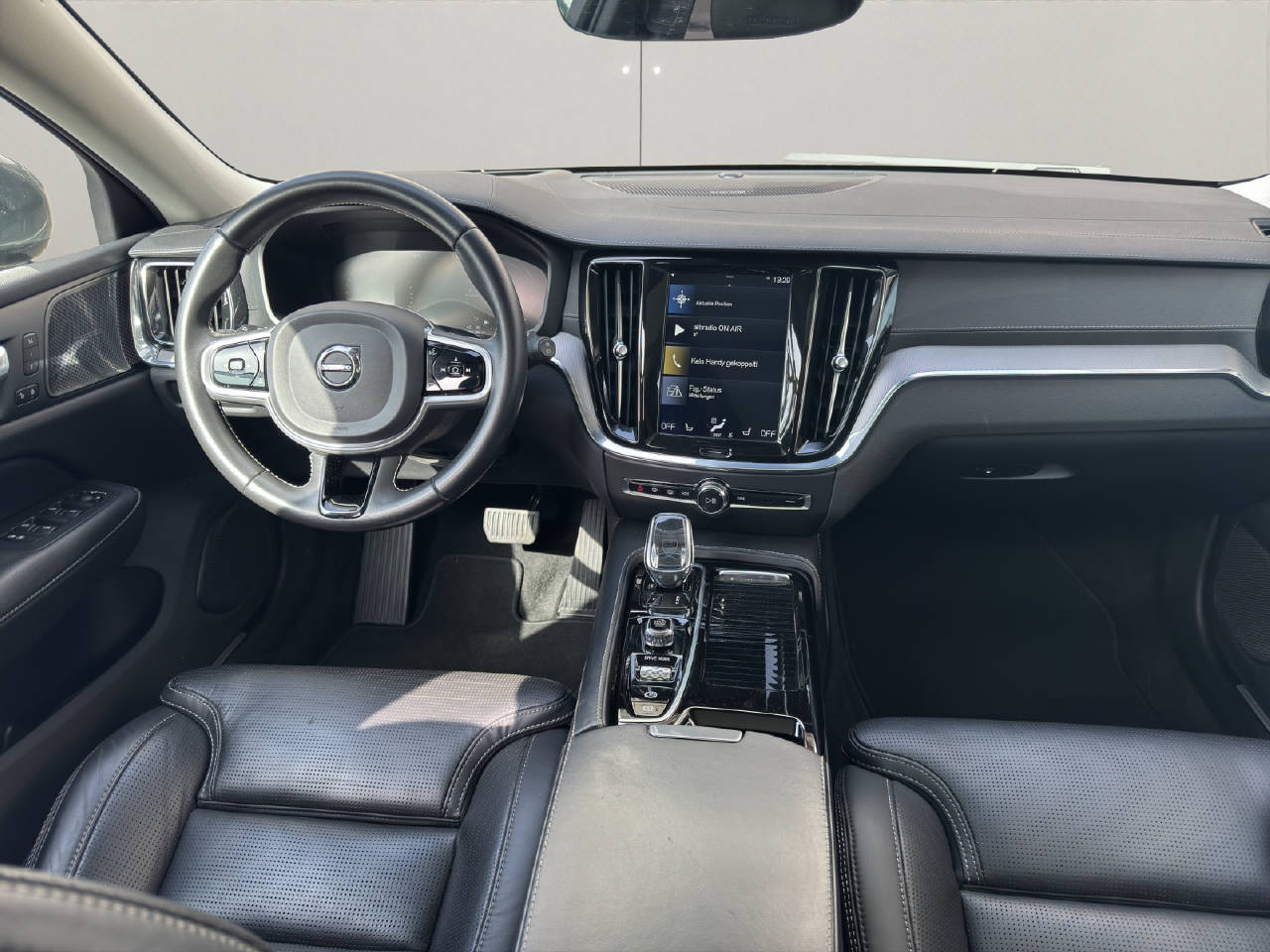 VOLVO V60 2.0 T8 TE Inscription eAWD-showroom-element-2