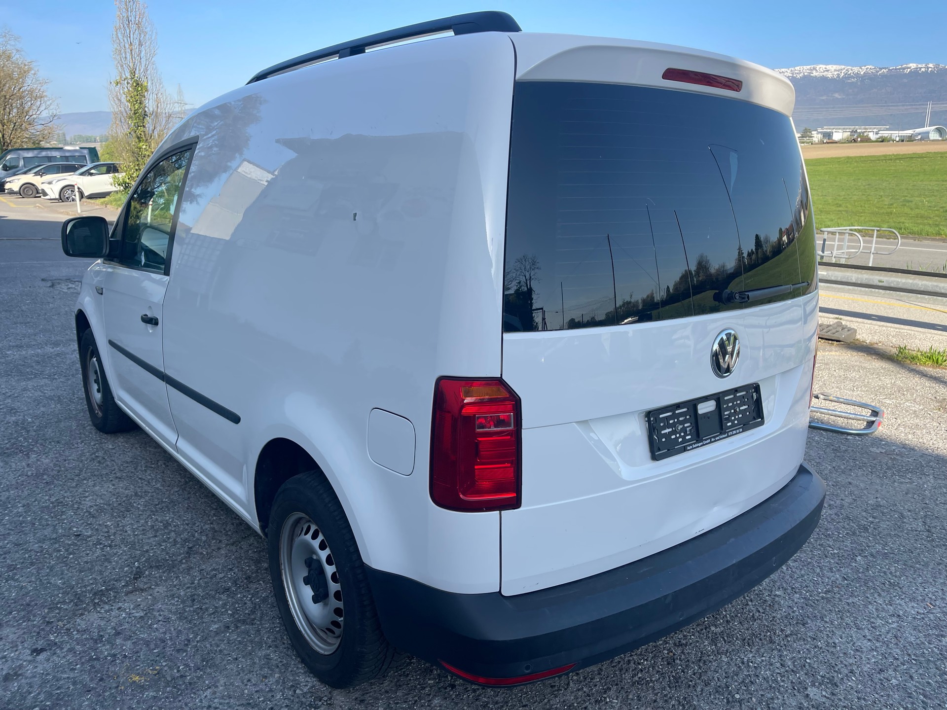 VW Caddy 2.0TDI BlueMotion Technology-image-5