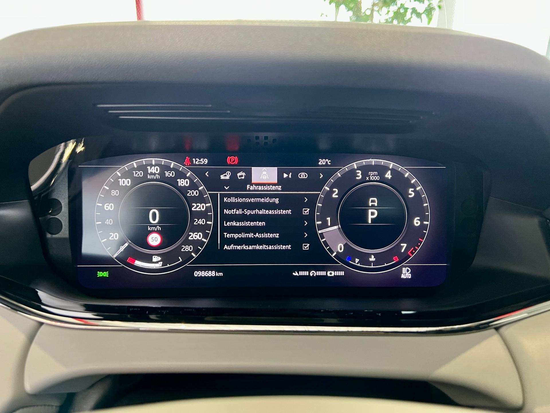 LAND ROVER Range Rover Evoque R-Dynamic P 300 HSE AT9-image-29