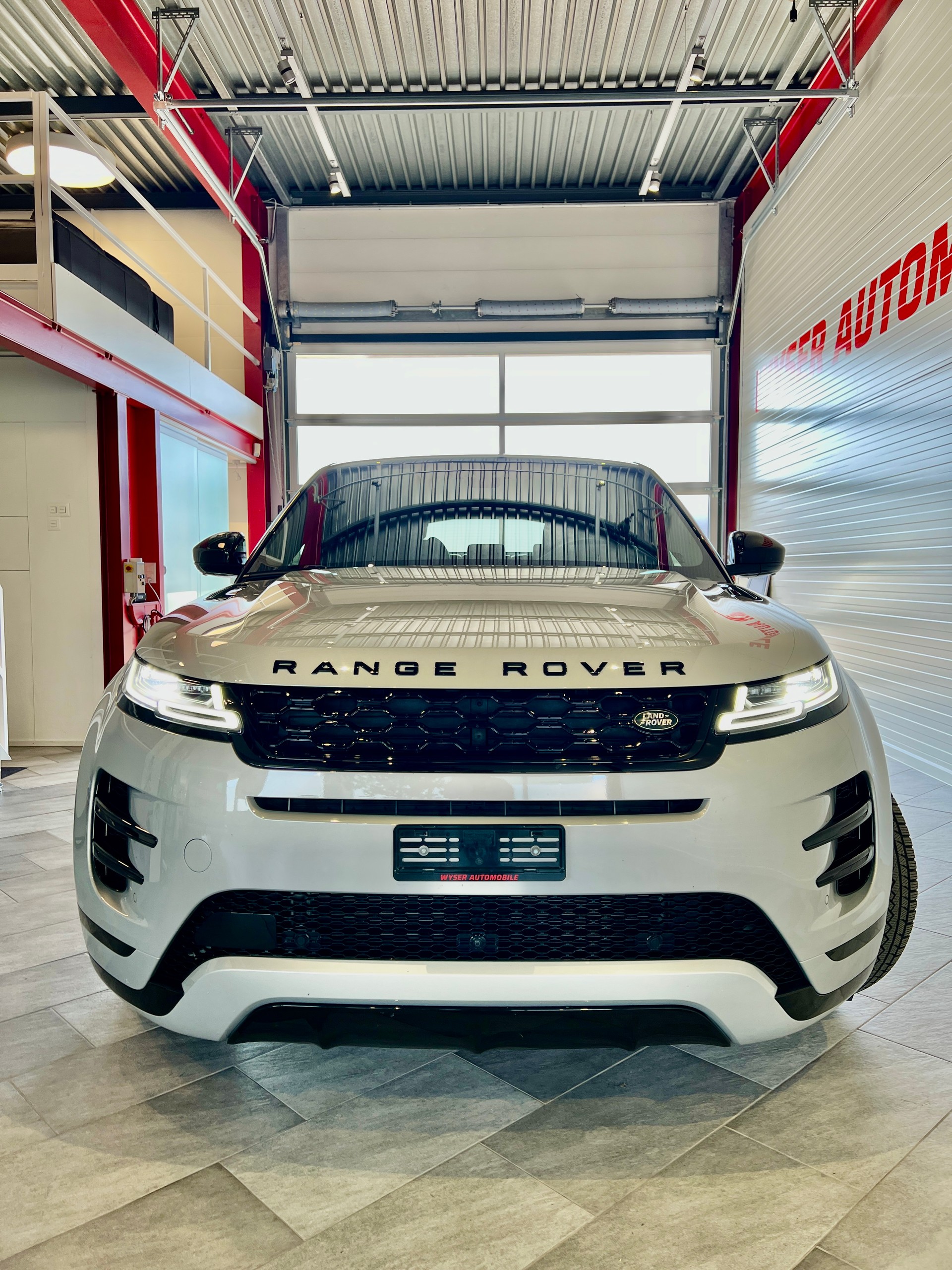 LAND ROVER Range Rover Evoque R-Dynamic P 300 HSE AT9-image-2