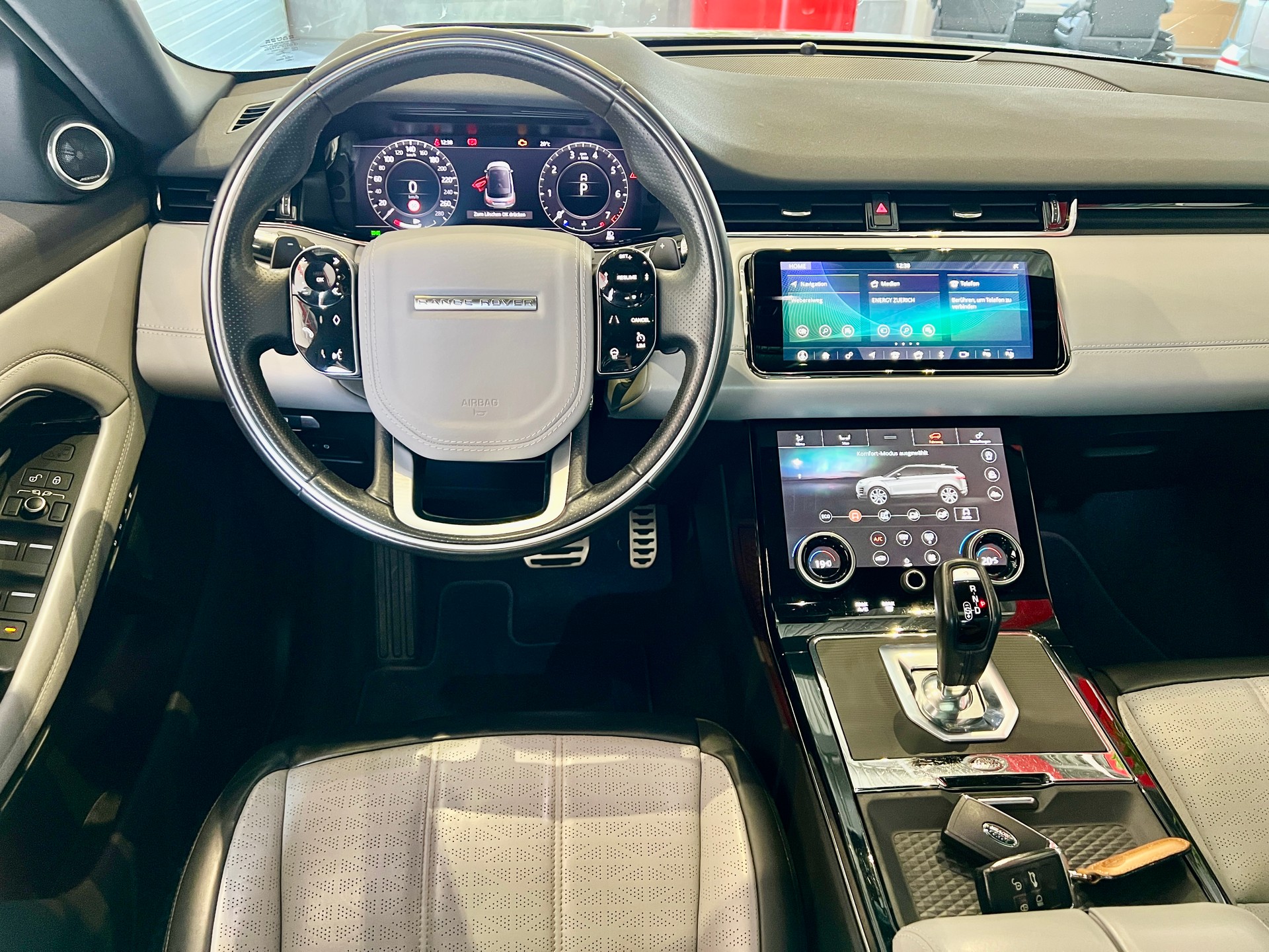 LAND ROVER Range Rover Evoque R-Dynamic P 300 HSE AT9-image-16