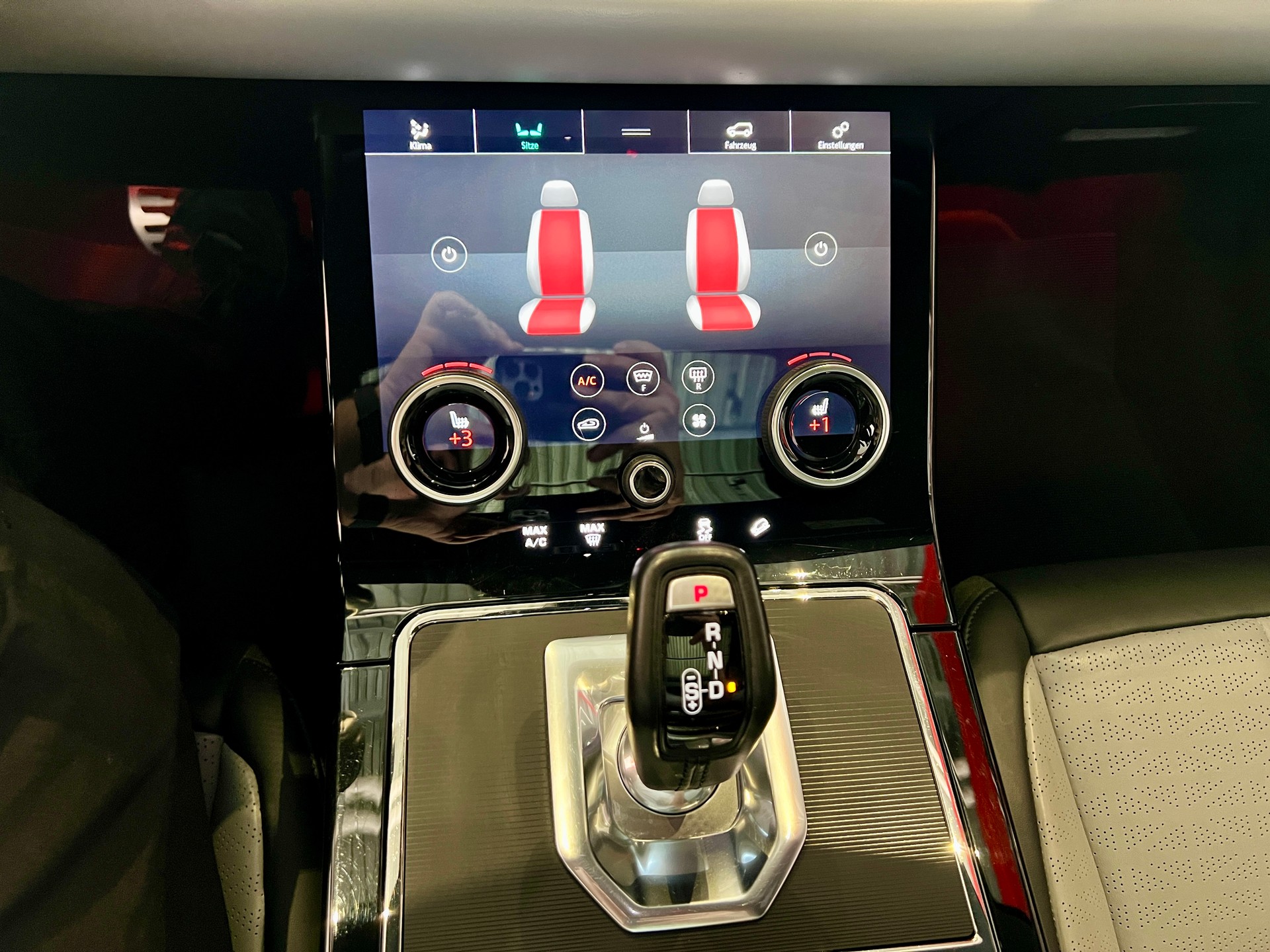 LAND ROVER Range Rover Evoque R-Dynamic P 300 HSE AT9-image-26