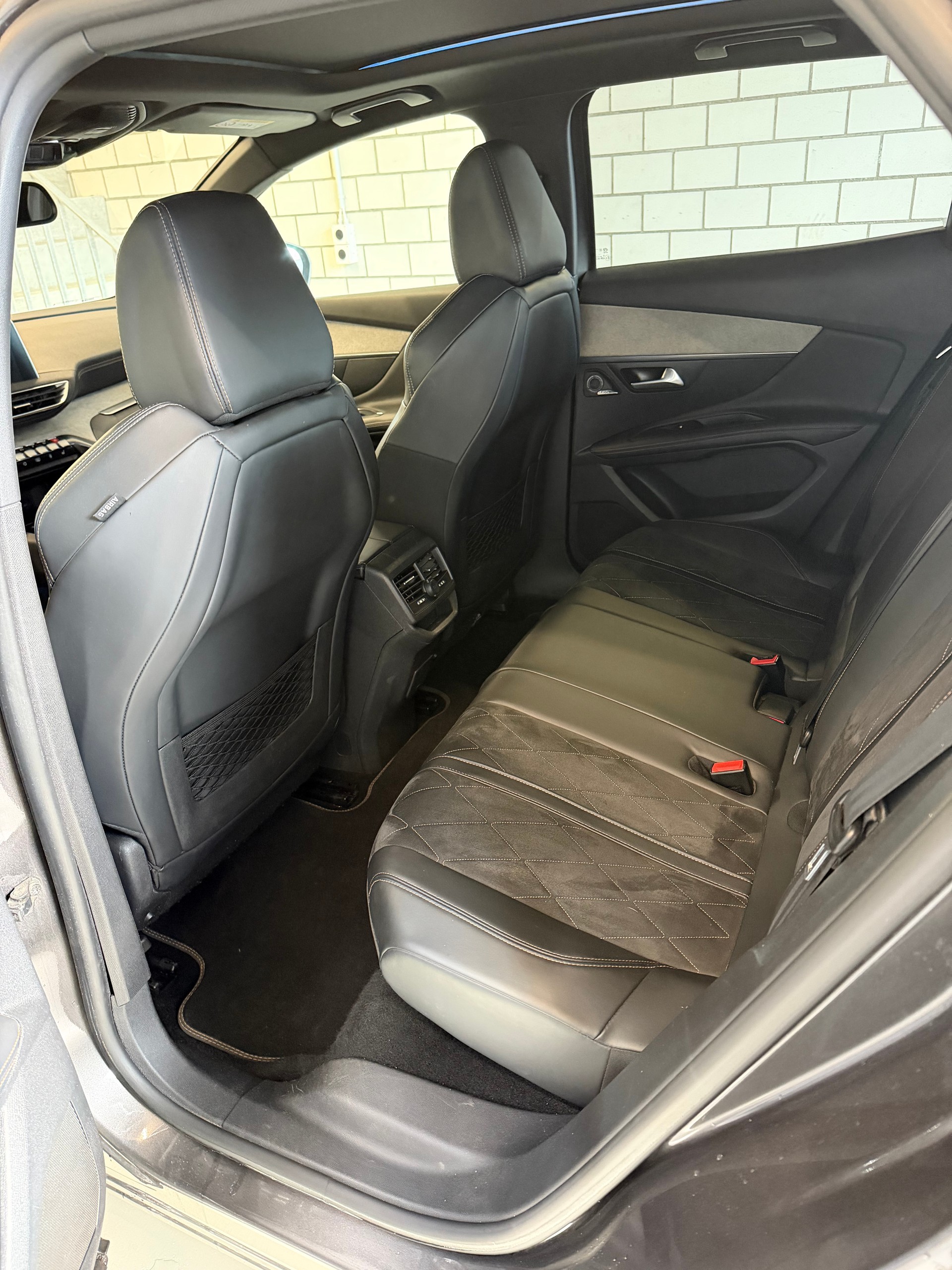 PEUGEOT 3008 2.0 BlueHDi GT EAT-image-6