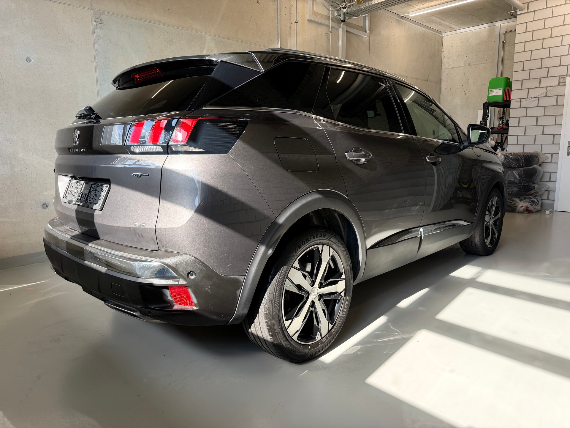 PEUGEOT 3008 2.0 BlueHDi GT EAT-image-2