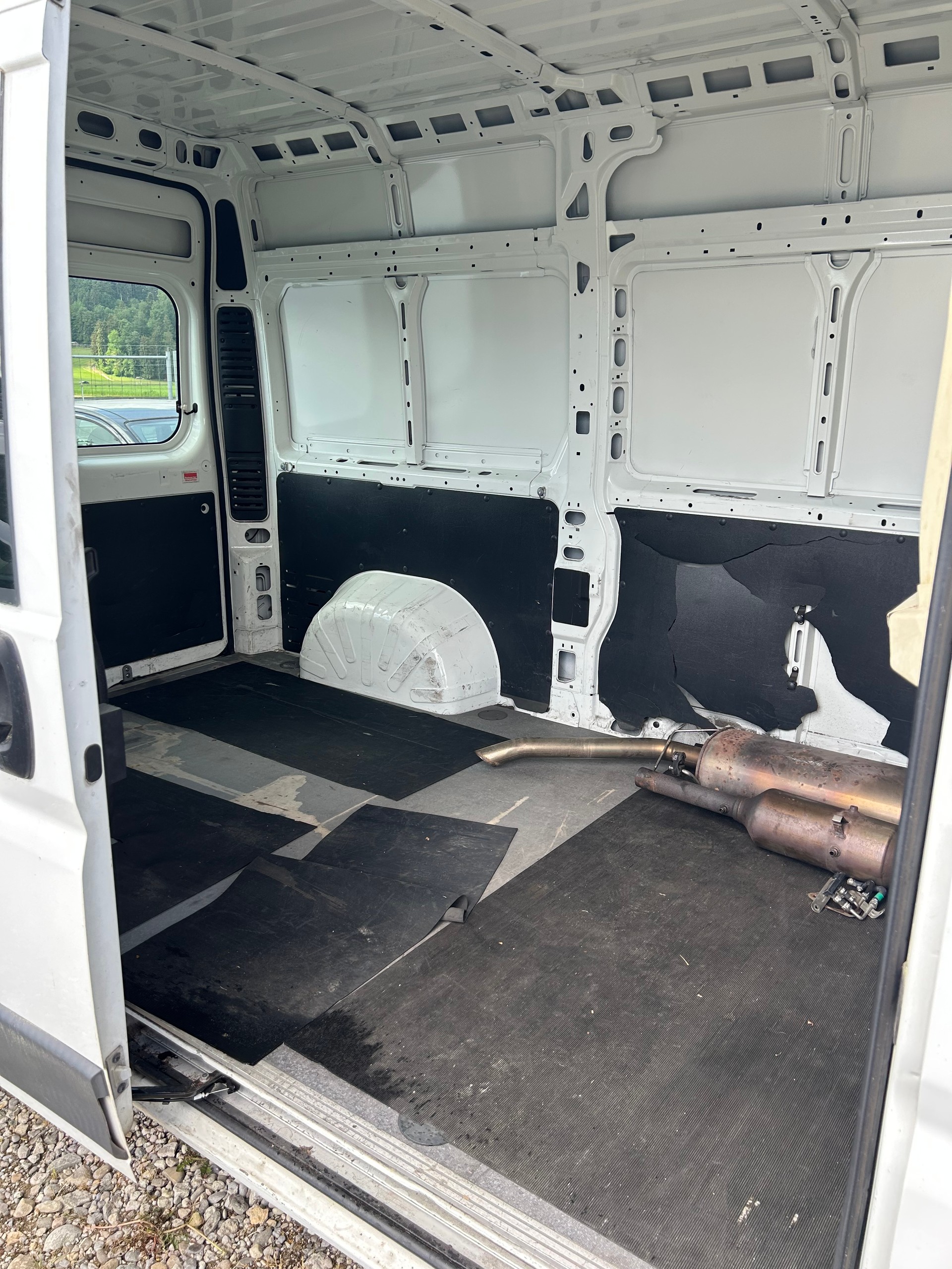 PEUGEOT Boxer 2.2 HDI 335 Active L2H2-image-7